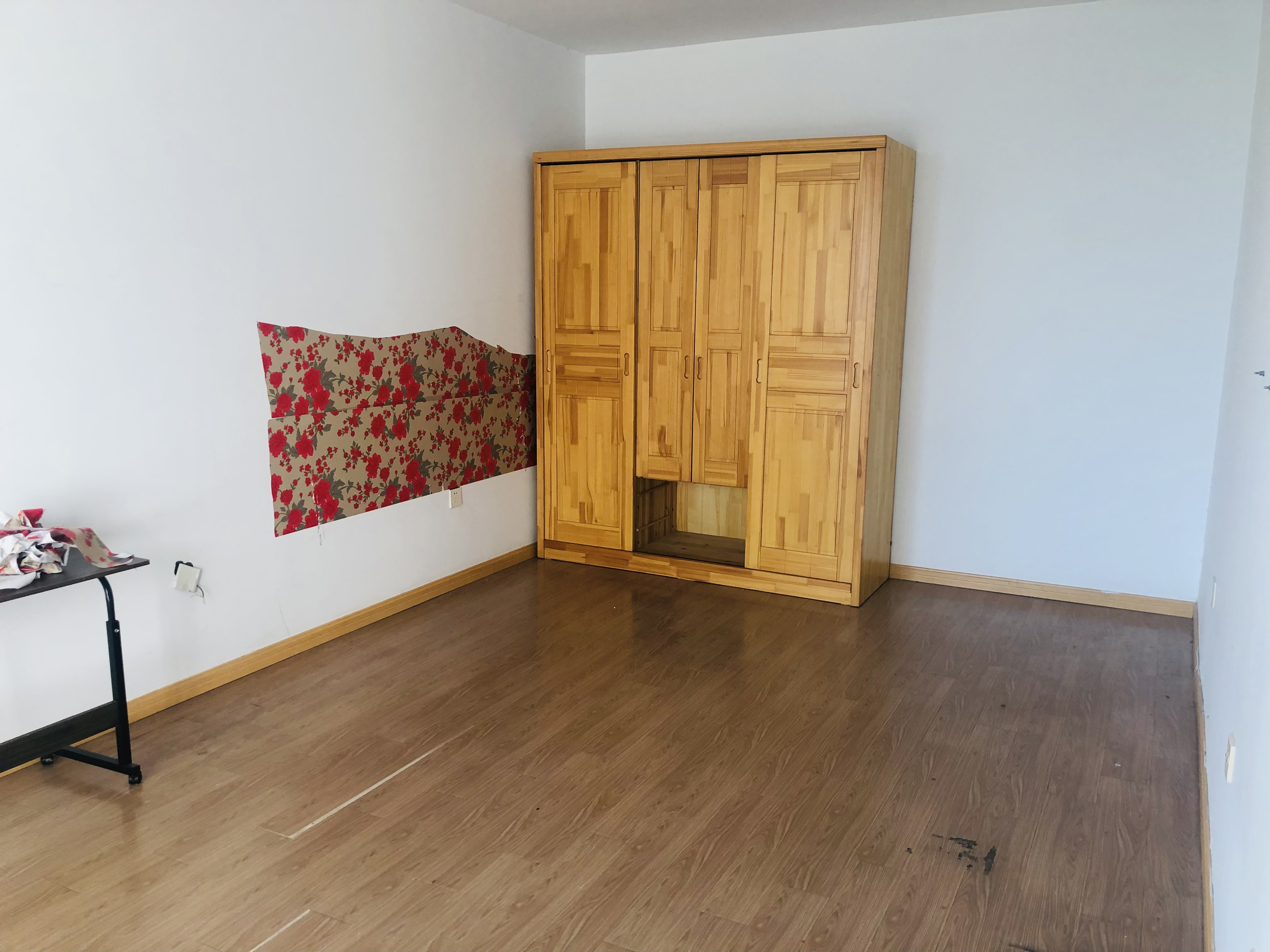 王府大厦 2室2厅1卫 124m&sup2;