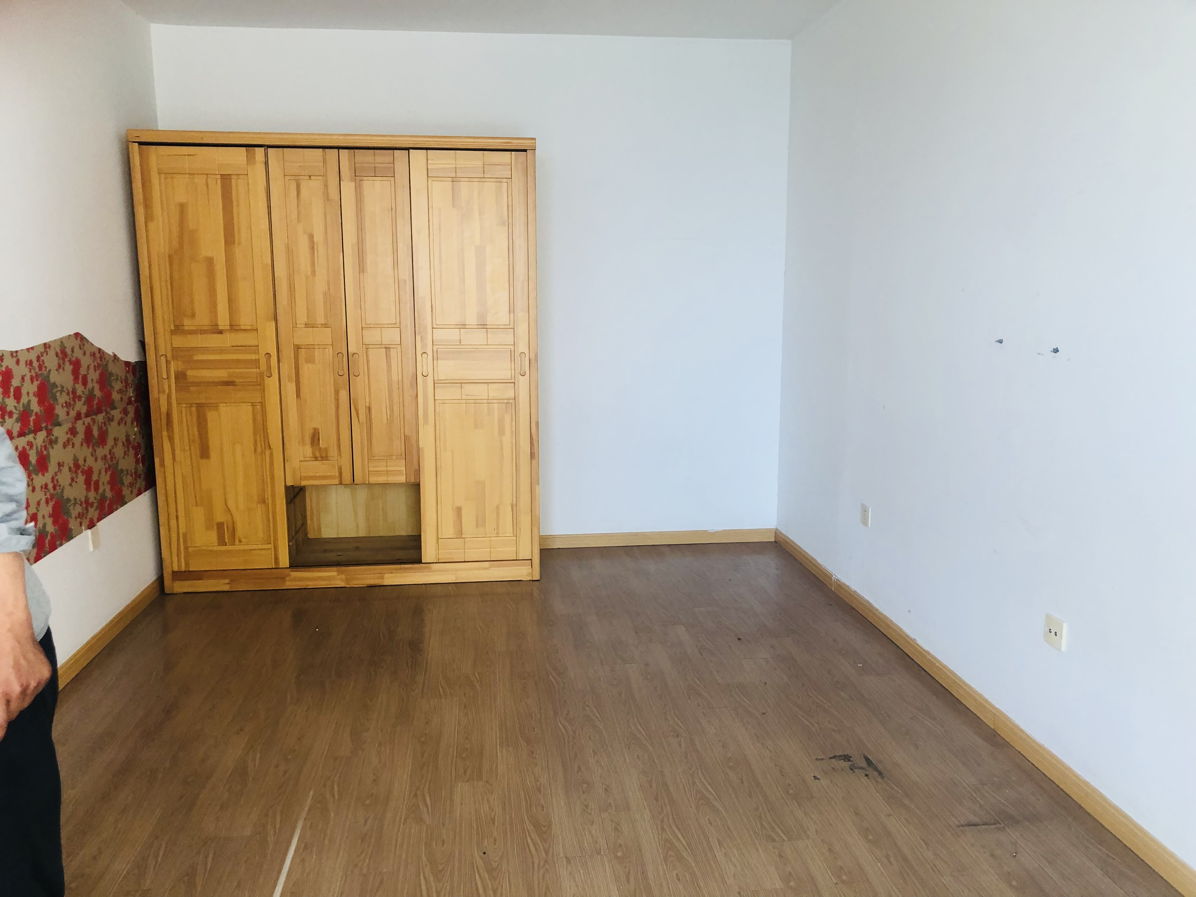 王府大厦 2室2厅1卫 124m&sup2;