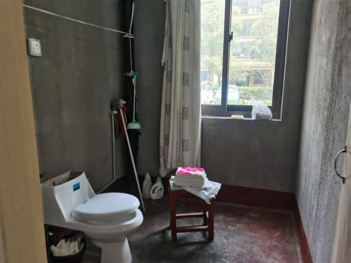万濠世家 3室2厅1卫 136m&sup2;