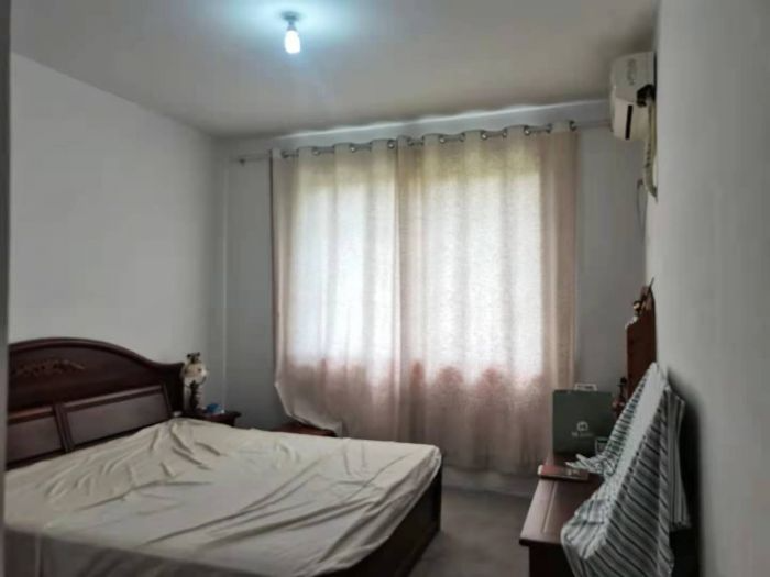 万濠世家 3室2厅1卫 136m&sup2;