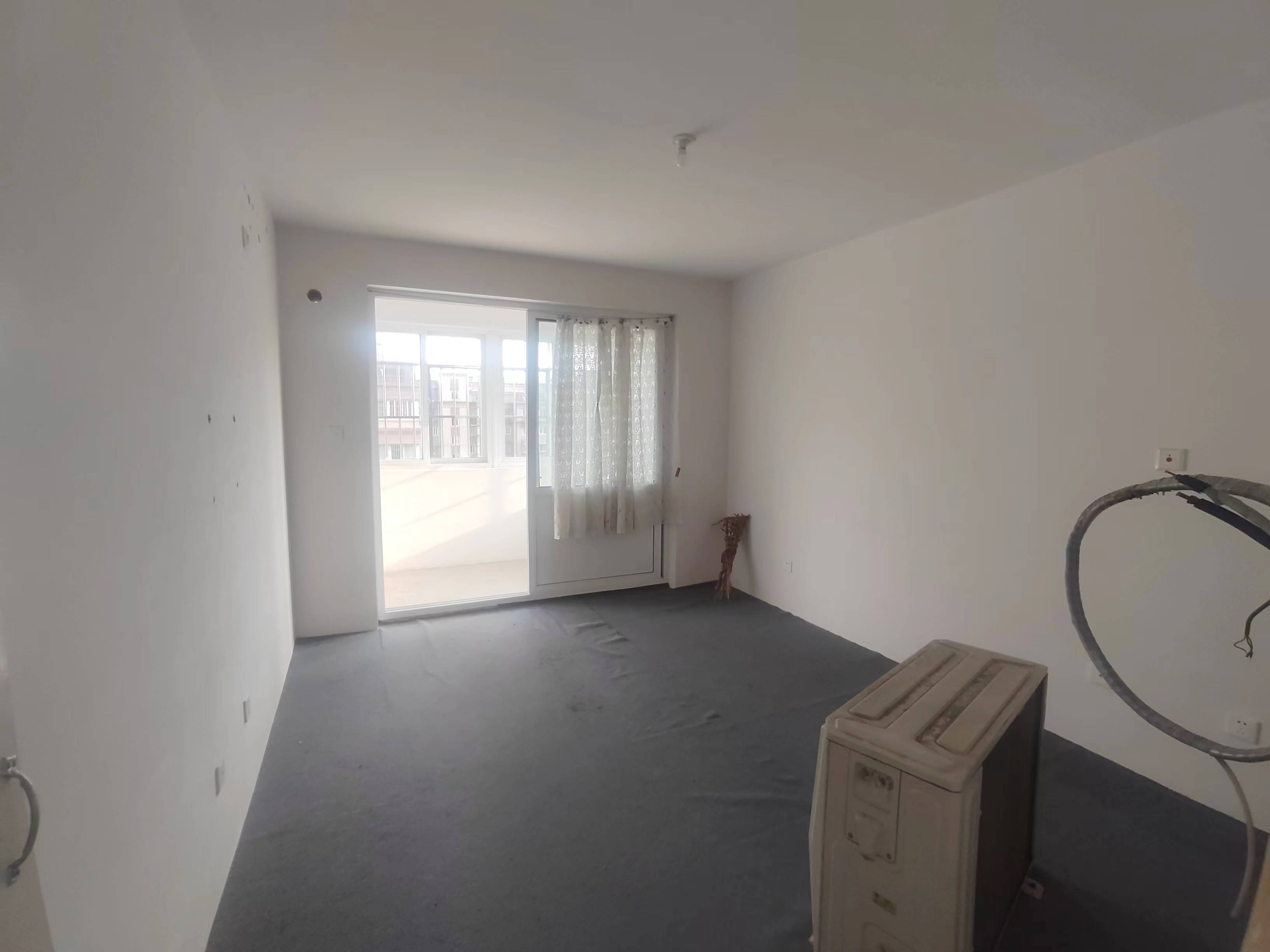 景和花苑 4室2厅1卫 126m&sup2;