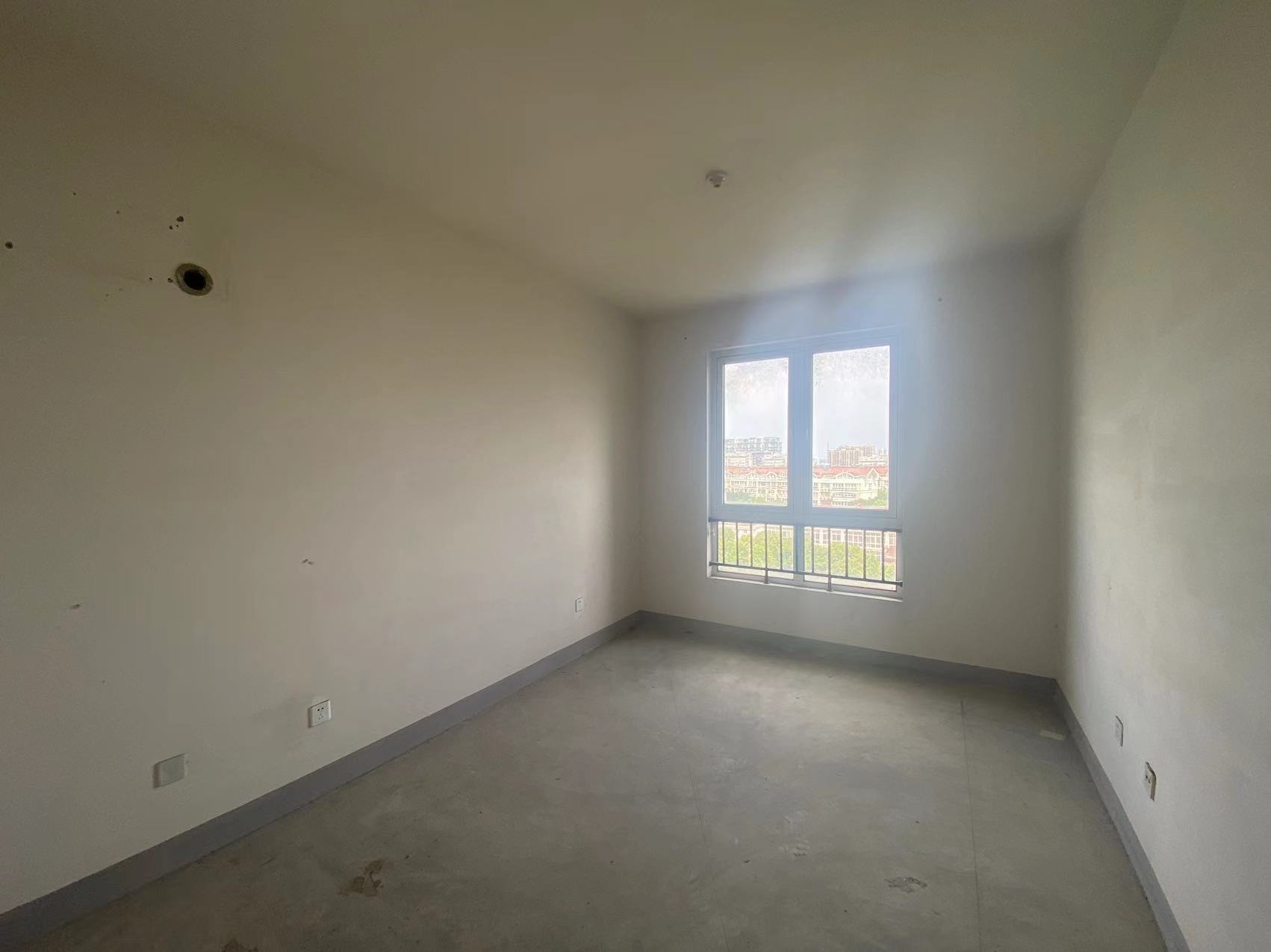 城市嘉苑 3室2厅2卫 140m&sup2;