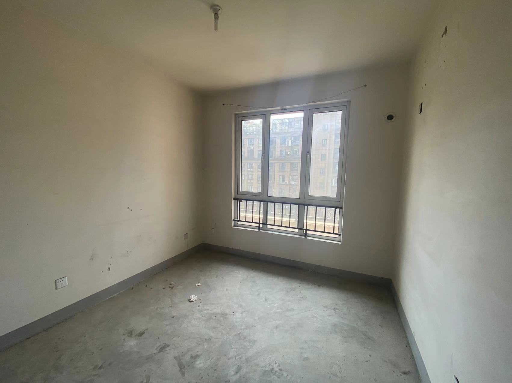 城市嘉苑 3室2厅2卫 140m&sup2;