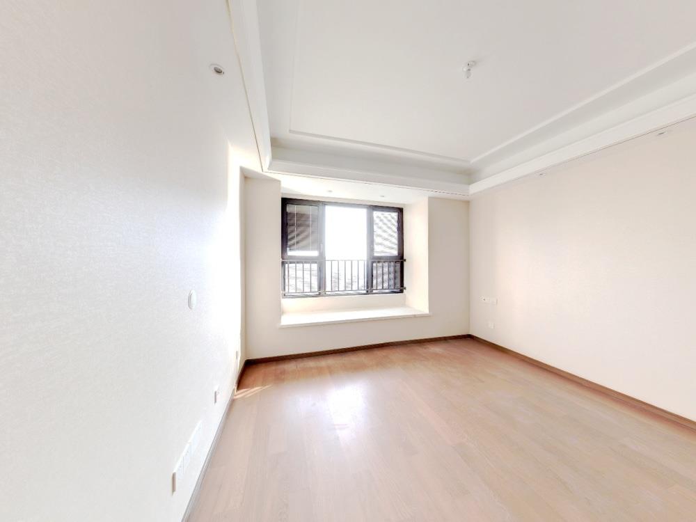 兰园 3室2厅2卫 135m&sup2;