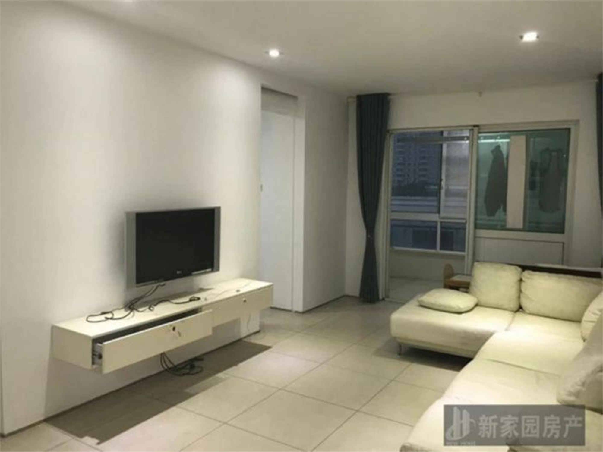 天安花园 4室2厅3卫 160m&sup2;