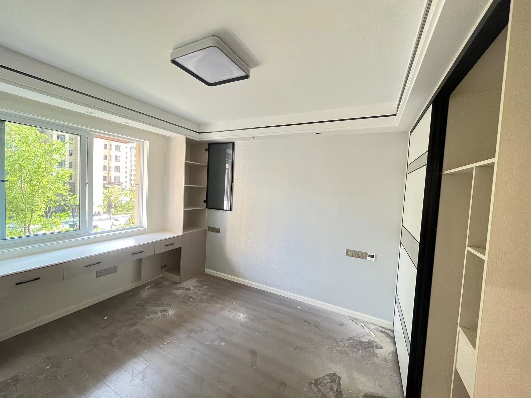 景明花苑 3室2厅1卫 126m&sup2;