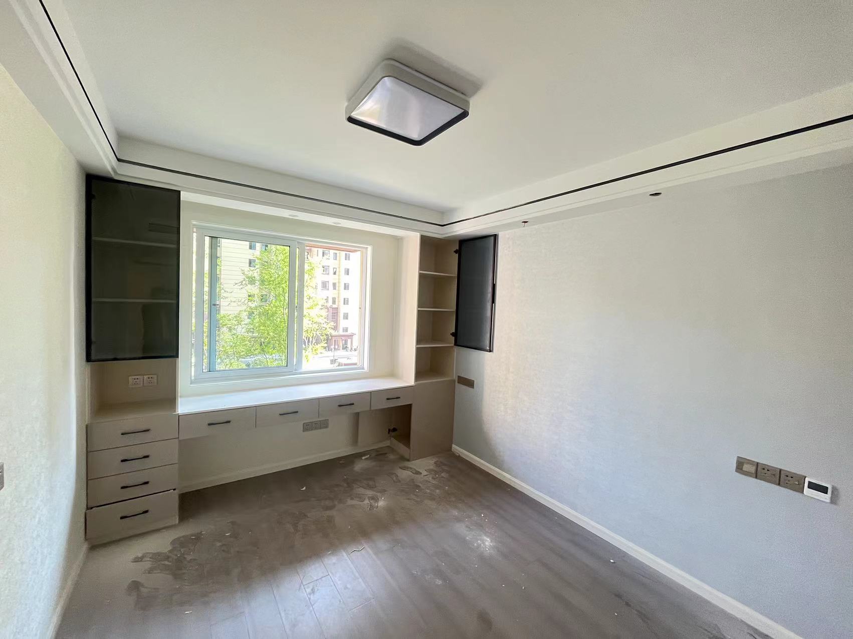 景明花苑 3室2厅1卫 126m&sup2;