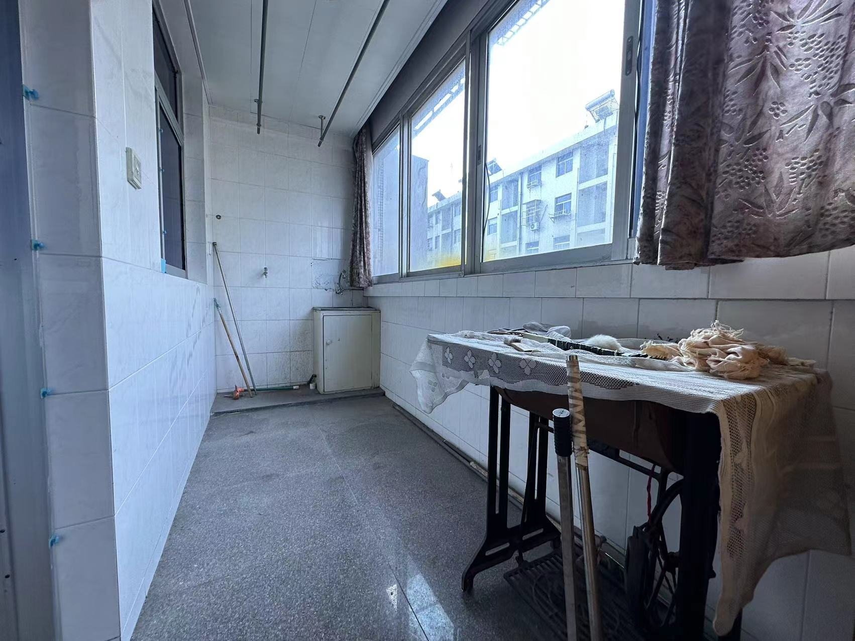 金和小区 3室1厅1卫 98m&sup2;