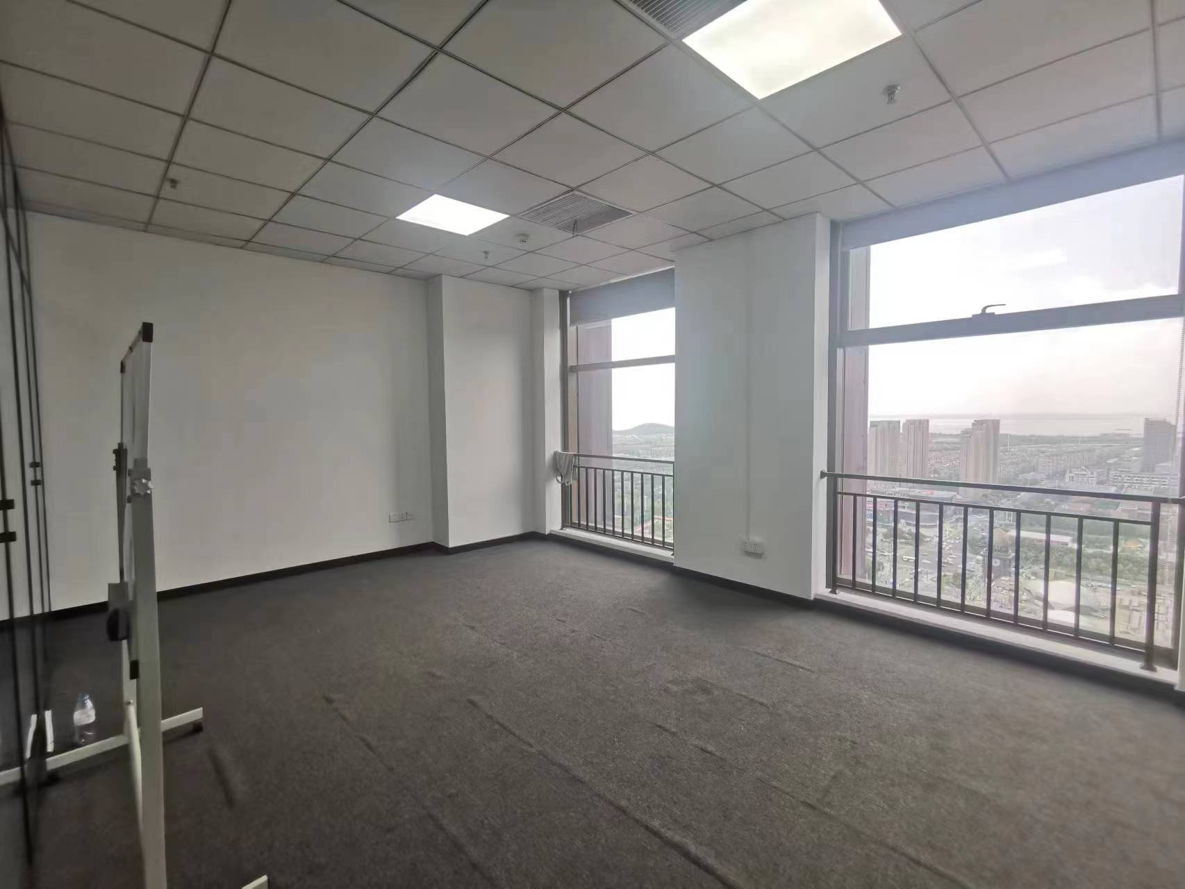 中南世纪城南区 1室1厅1卫 200m&sup2;