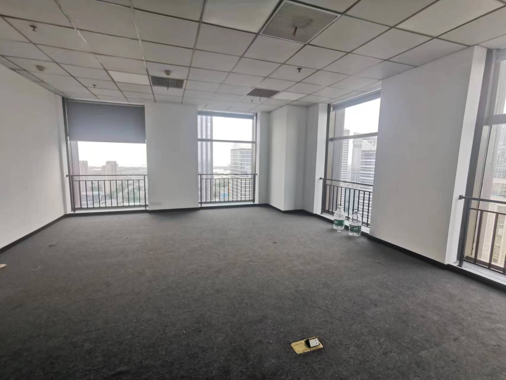 中南世纪城南区 1室1厅1卫 200m&sup2;