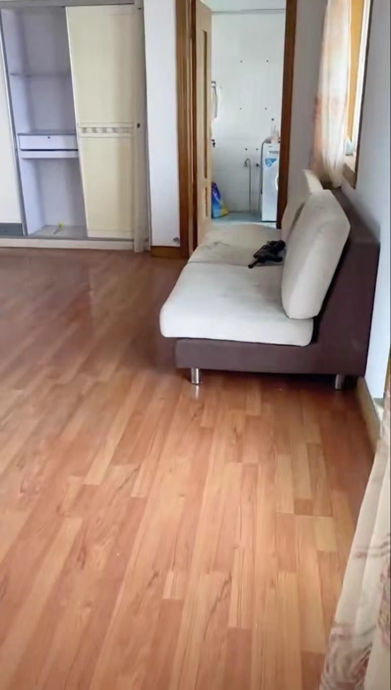 百家花苑 3室2厅1卫 121m&sup2;