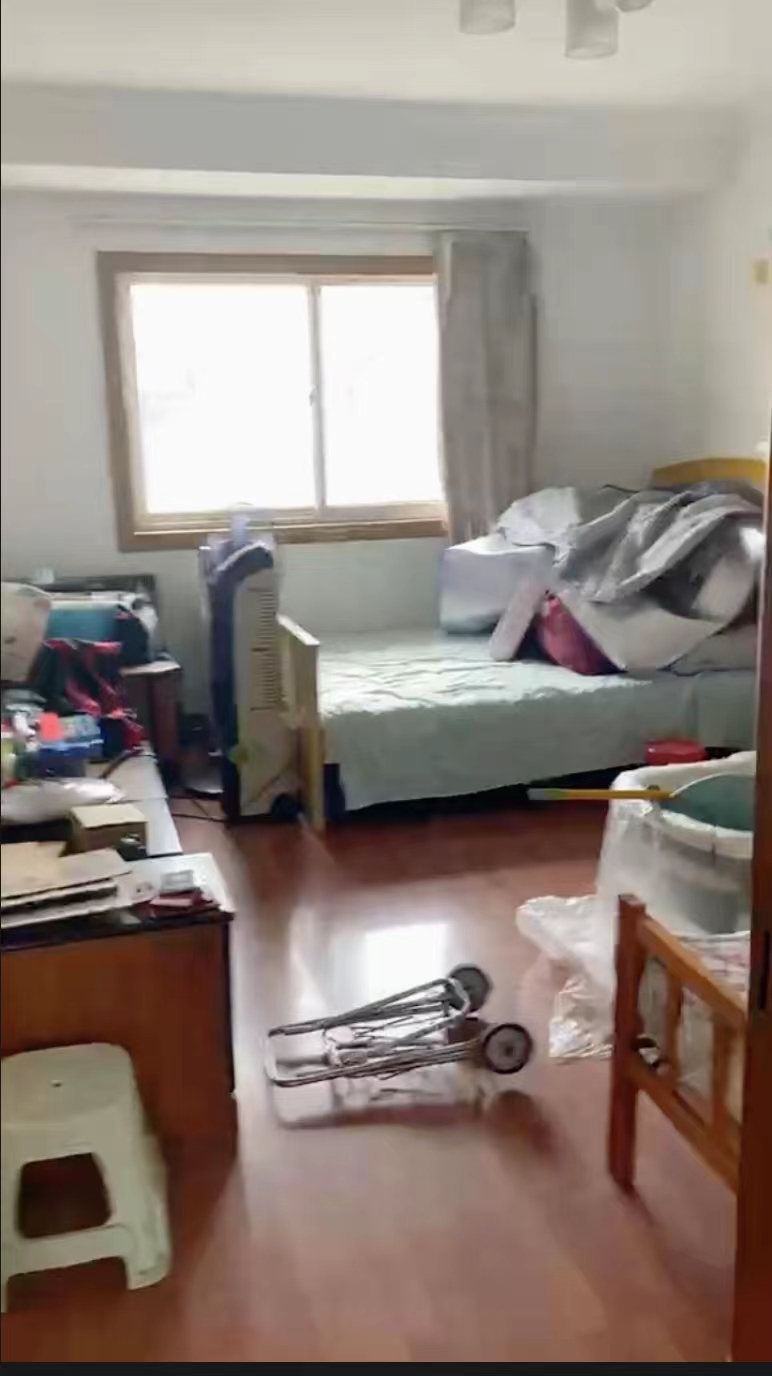 百家花苑 3室2厅1卫 121m&sup2;