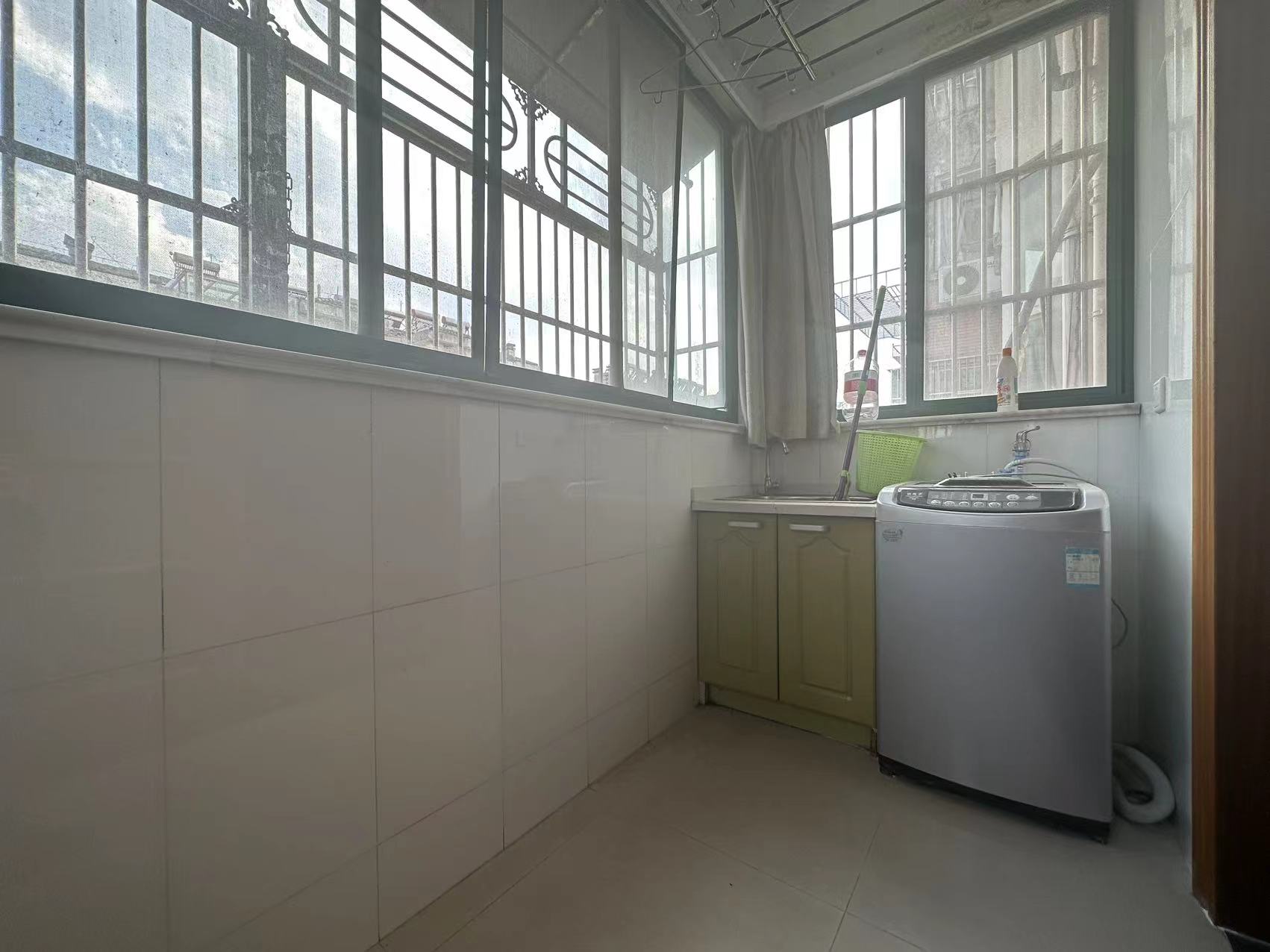 百家花苑 3室2厅1卫 110m&sup2;