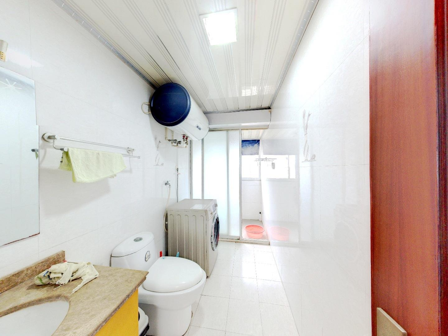 越江新村 3室2厅2卫 84.00m&sup2;