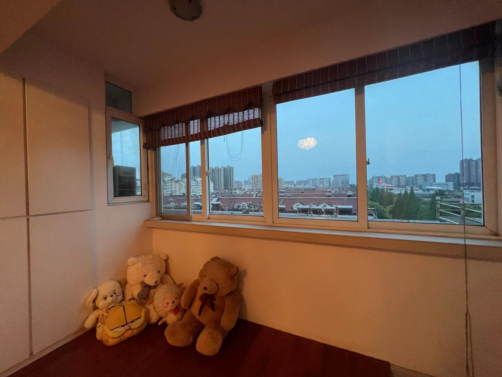 朝晖花园 3室2厅1卫 135.67m&sup2;