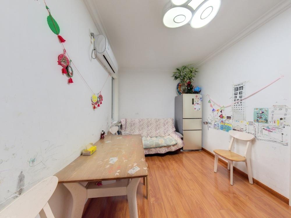 长虹新村 2室1厅1卫 67m&sup2;