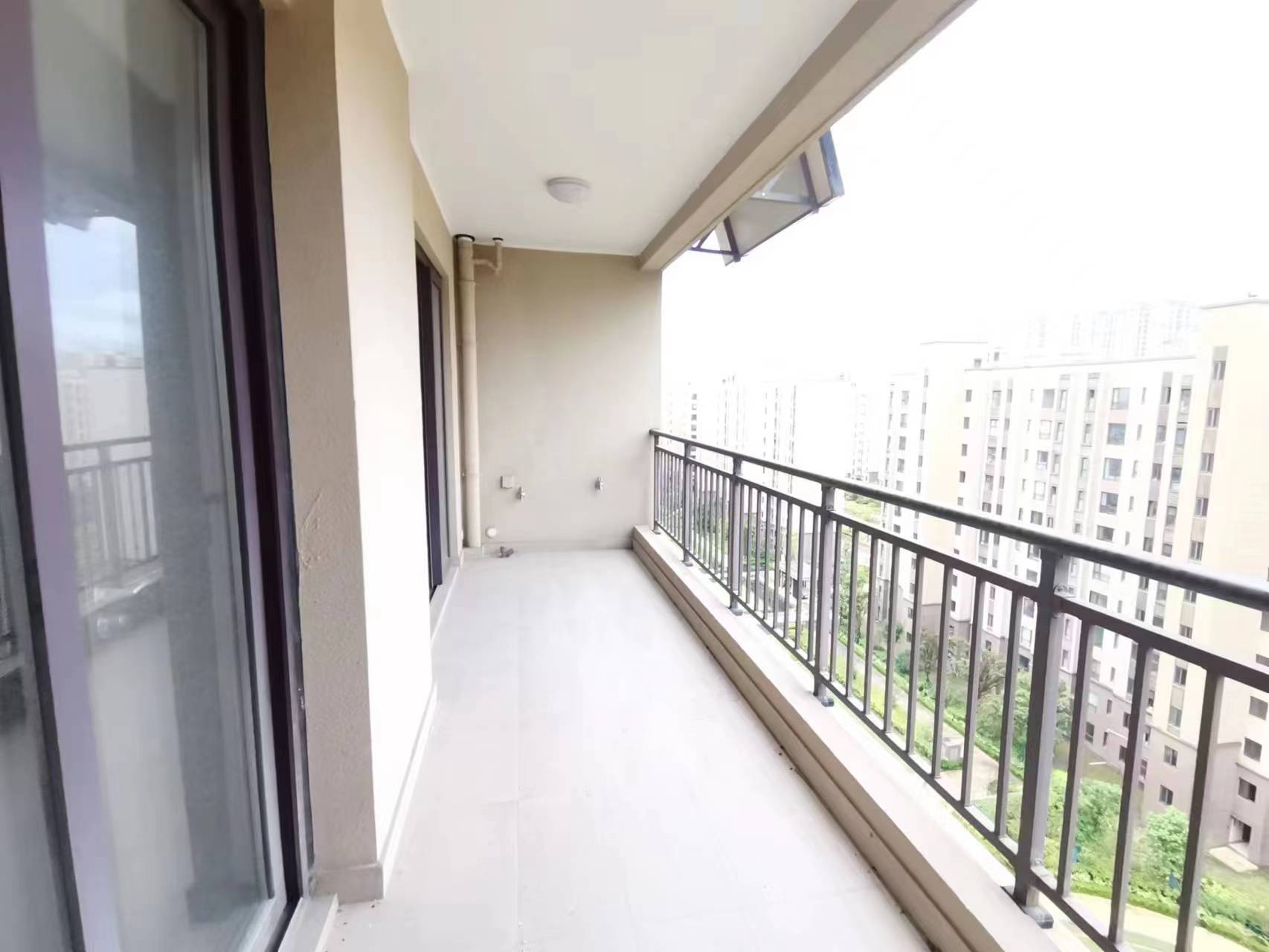 卓越万科新都会 3室2厅2卫 100m&sup2;