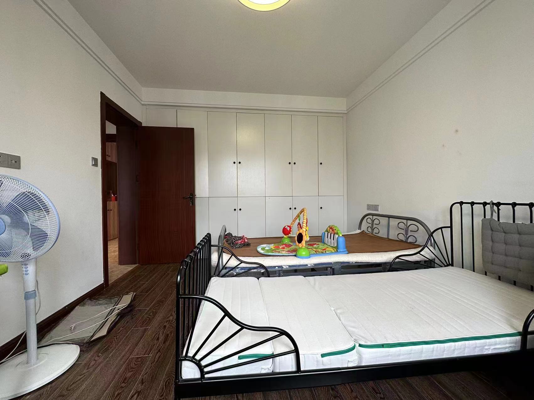 新港花苑 2室2厅1卫 96m&sup2;