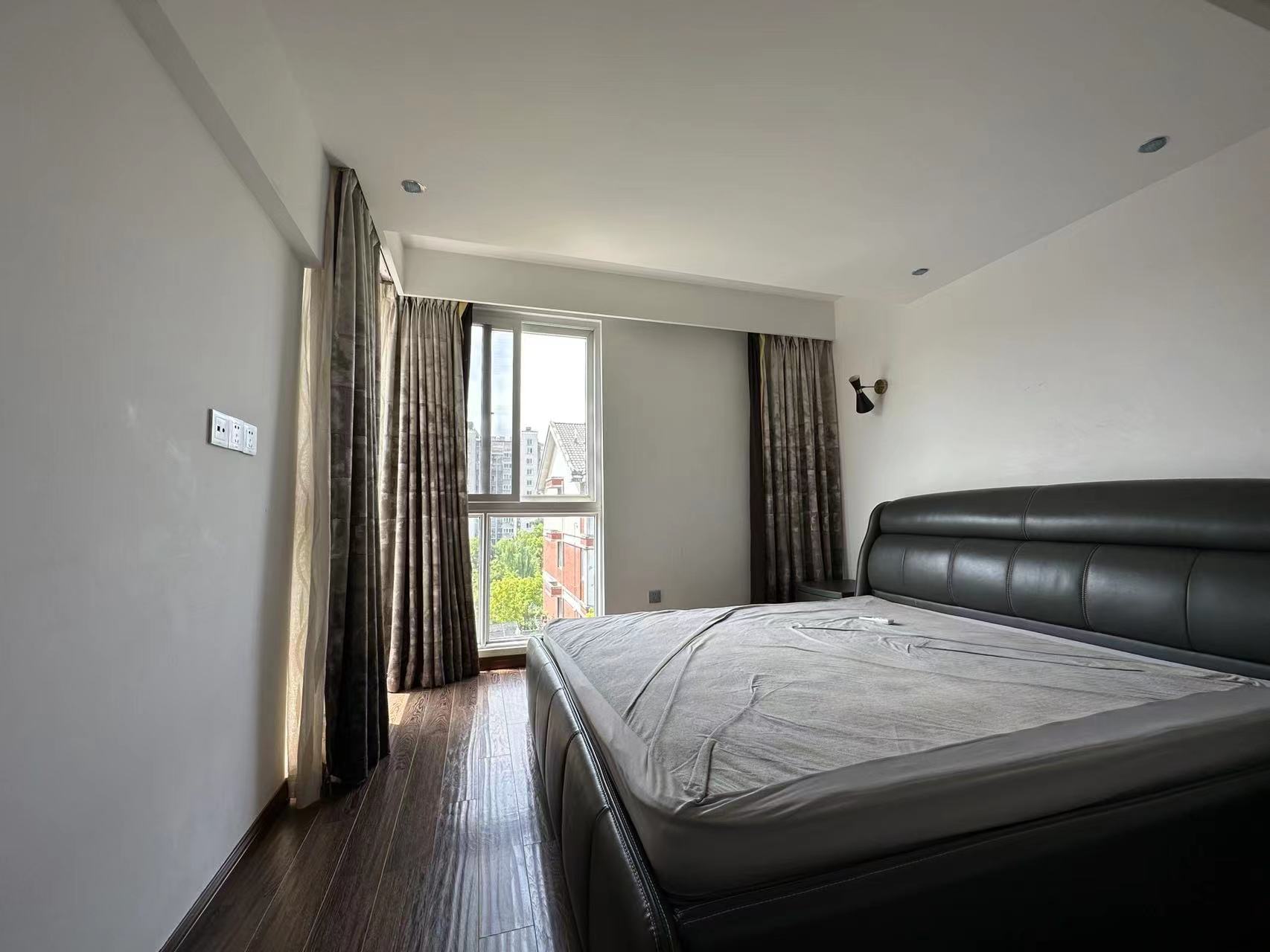 新港花苑 2室2厅1卫 96m&sup2;