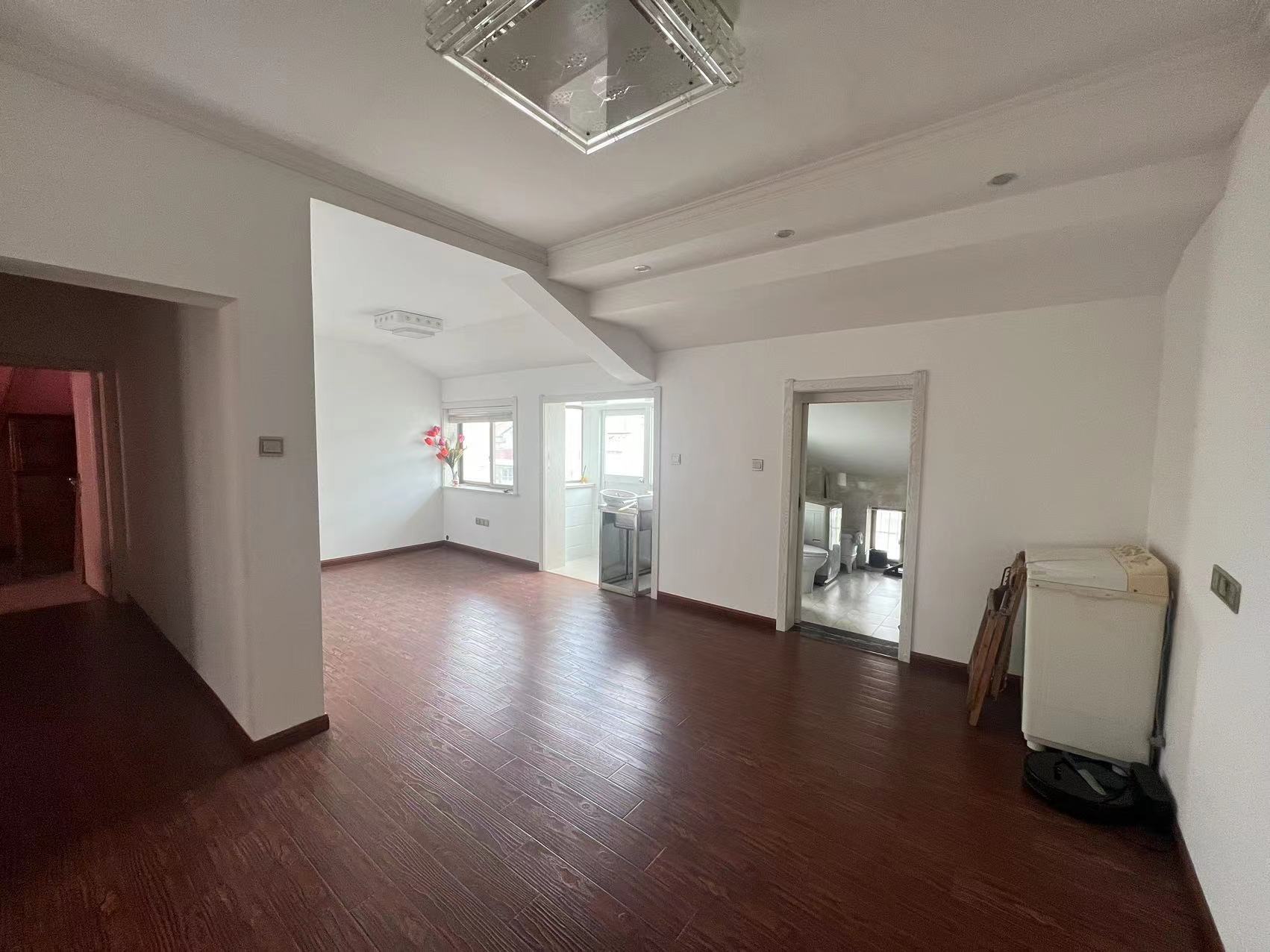 北濠桥东村 4室1厅1卫 156m&sup2;