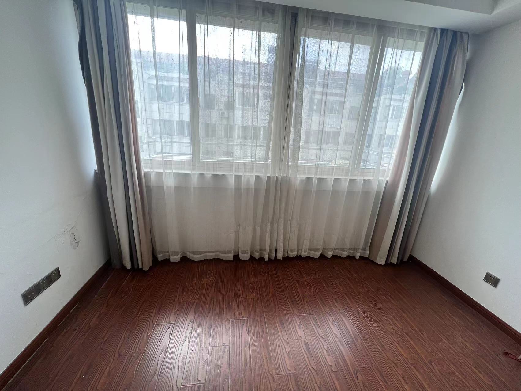 北濠桥东村 4室1厅1卫 156m&sup2;