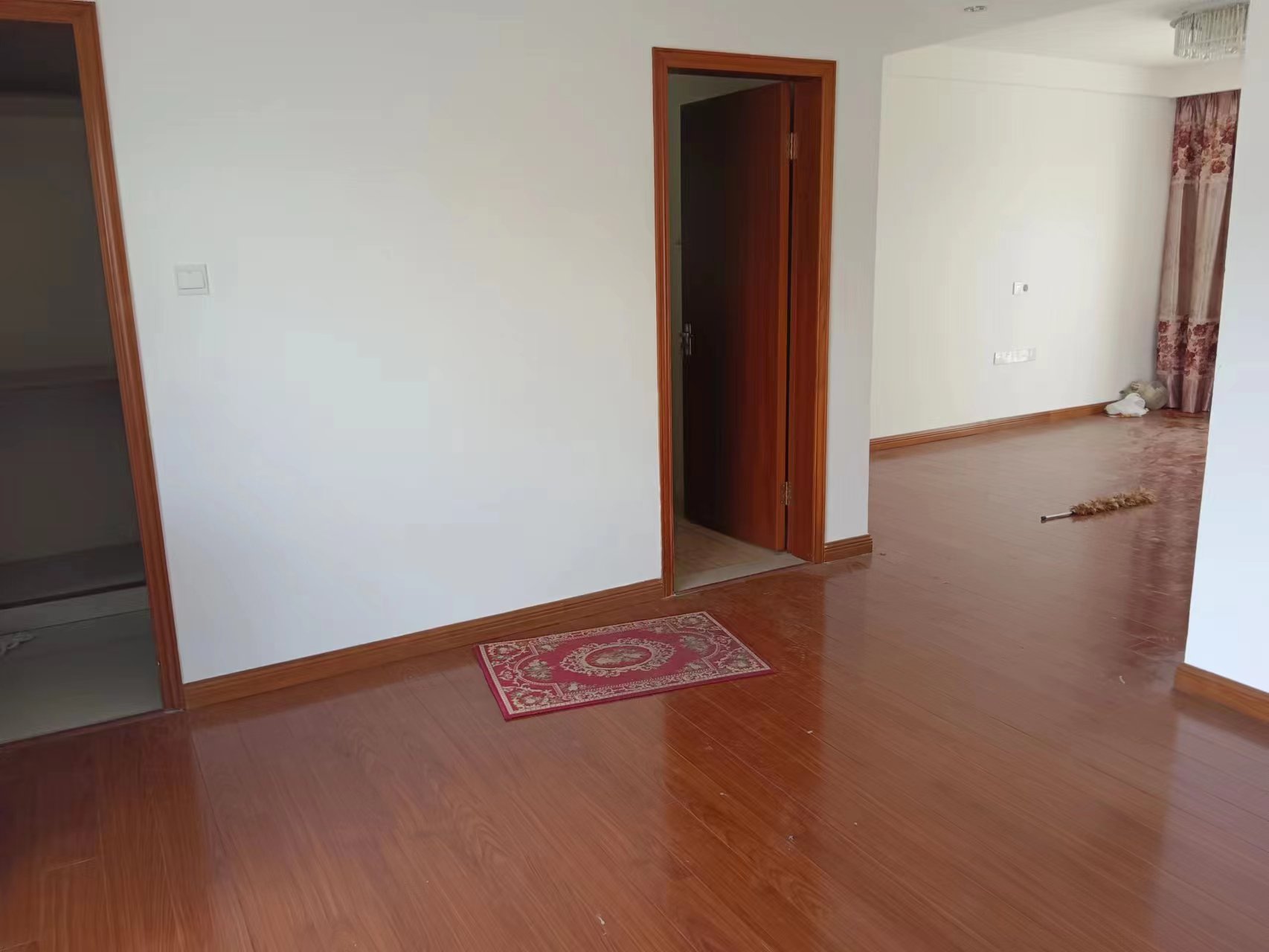 华山花苑一期 4室2厅2卫 120m&sup2;
