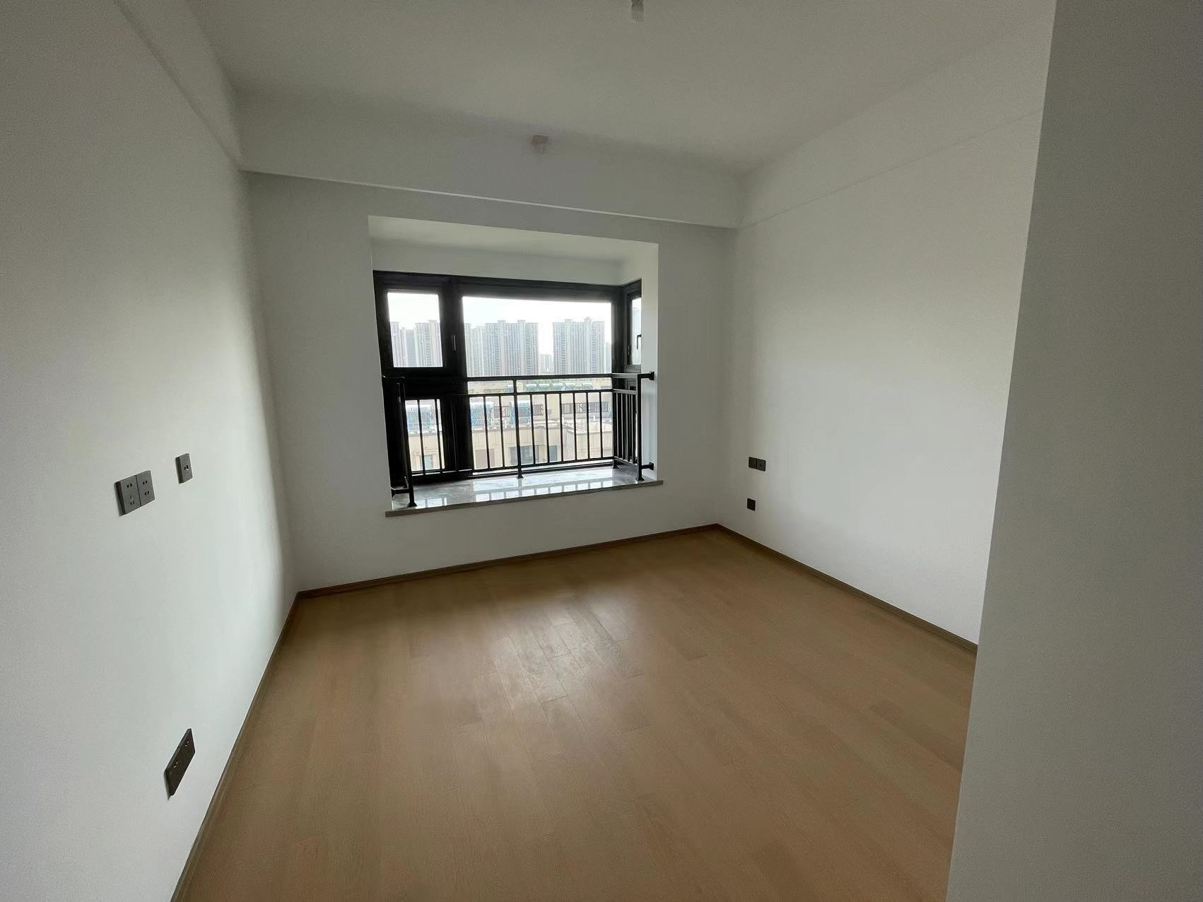春风南岸东园 4室2厅3卫 167.00m&sup2;