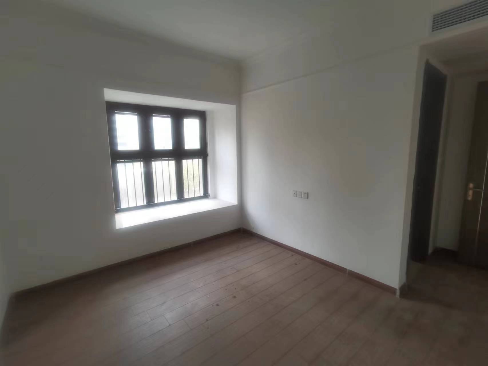 碧桂园时代悦城 4室2厅3卫 192m&sup2;
