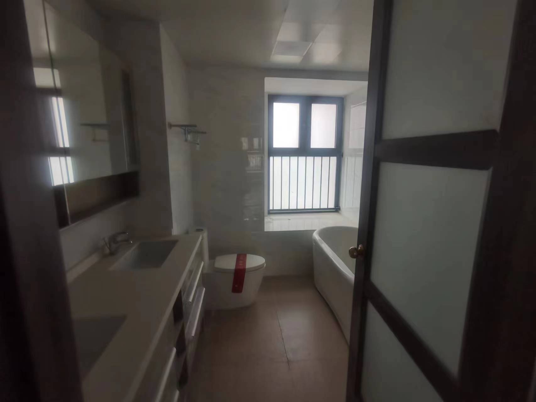 碧桂园时代悦城 4室2厅3卫 192m&sup2;