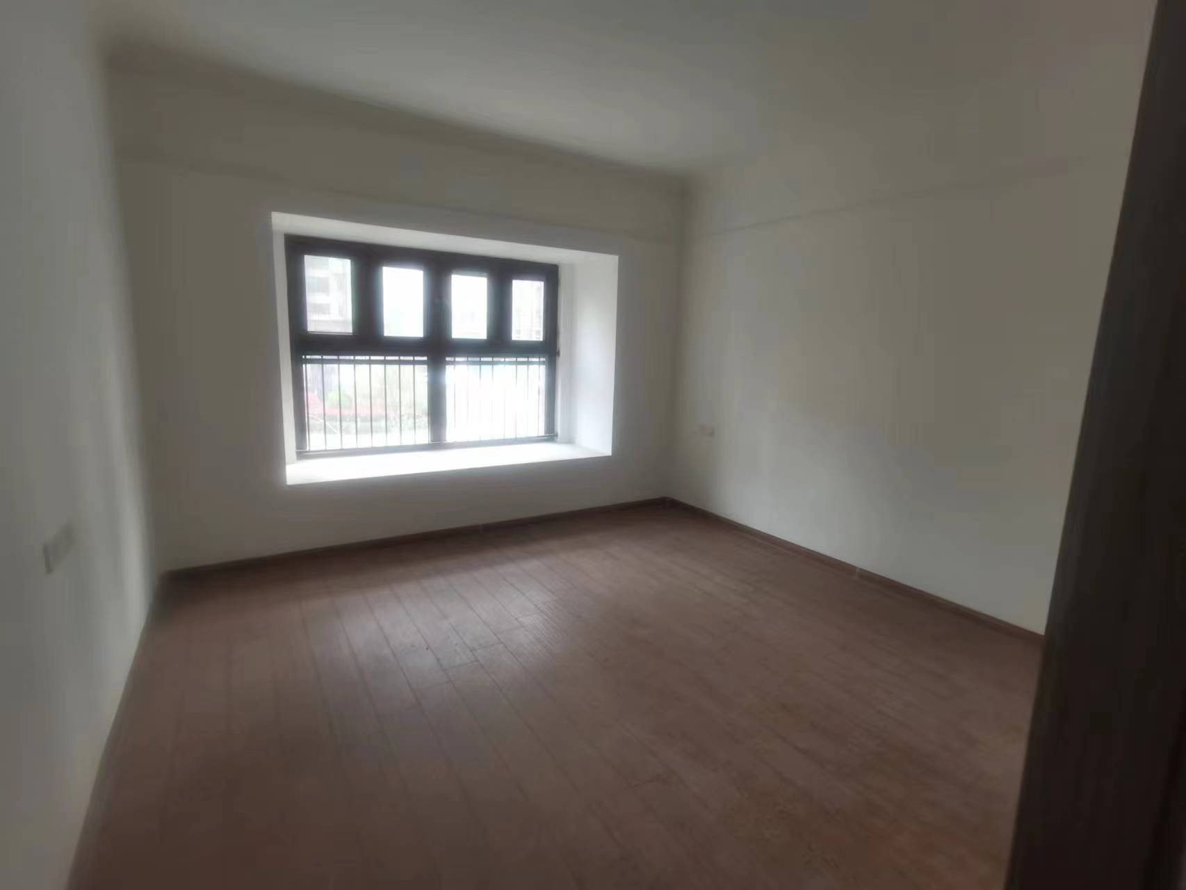碧桂园时代悦城 4室2厅3卫 192m&sup2;