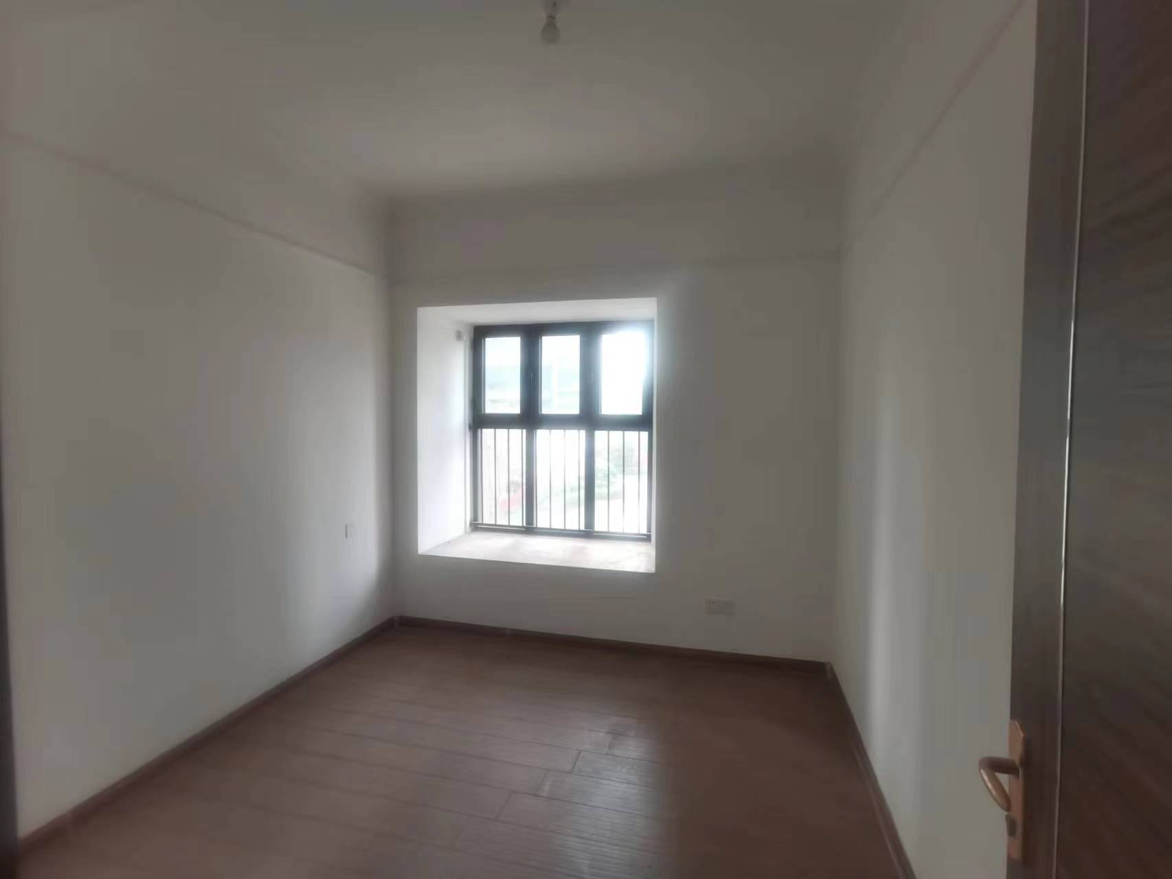 碧桂园时代悦城 4室2厅3卫 192m&sup2;