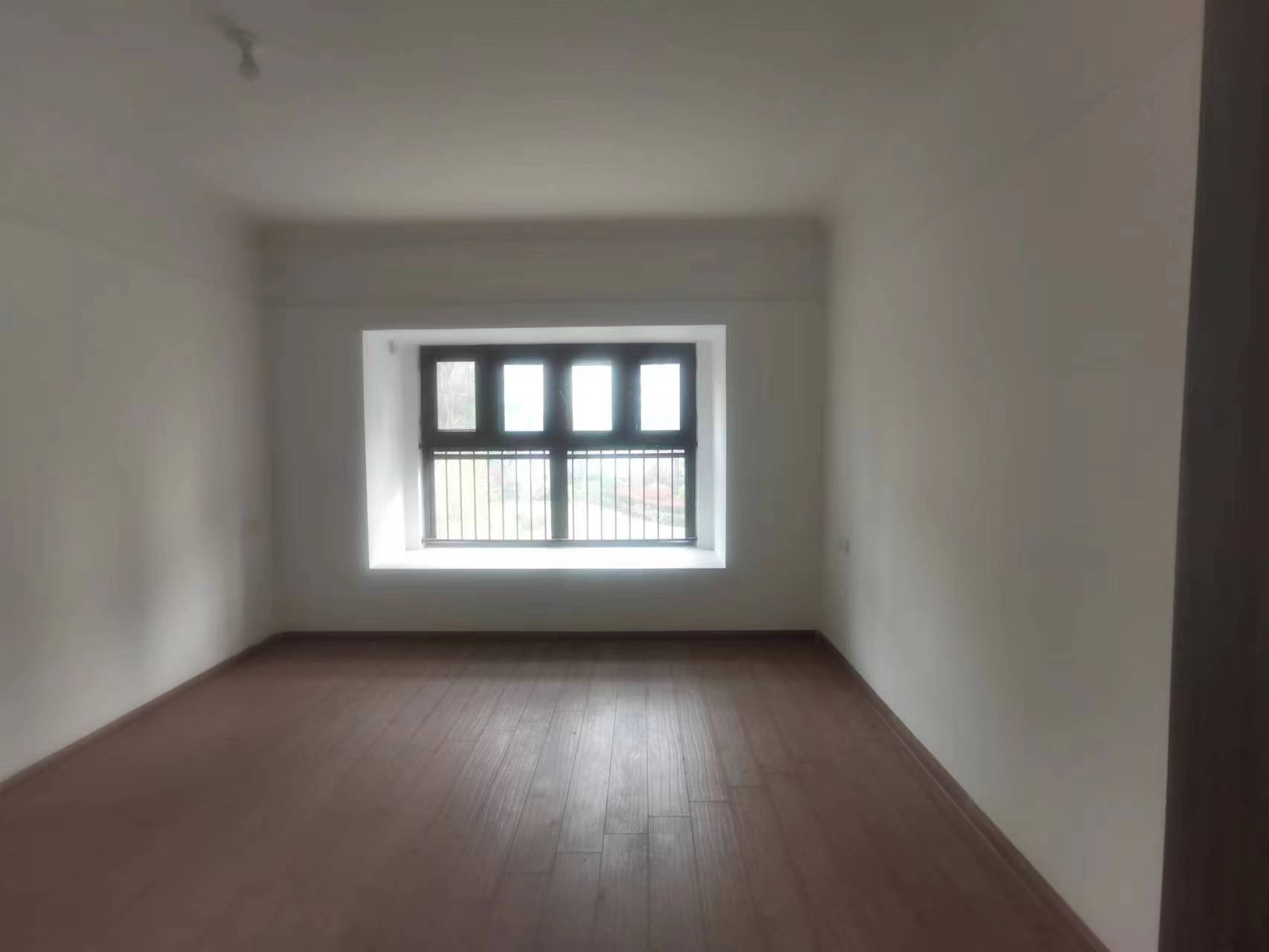 碧桂园时代悦城 4室2厅3卫 192m&sup2;