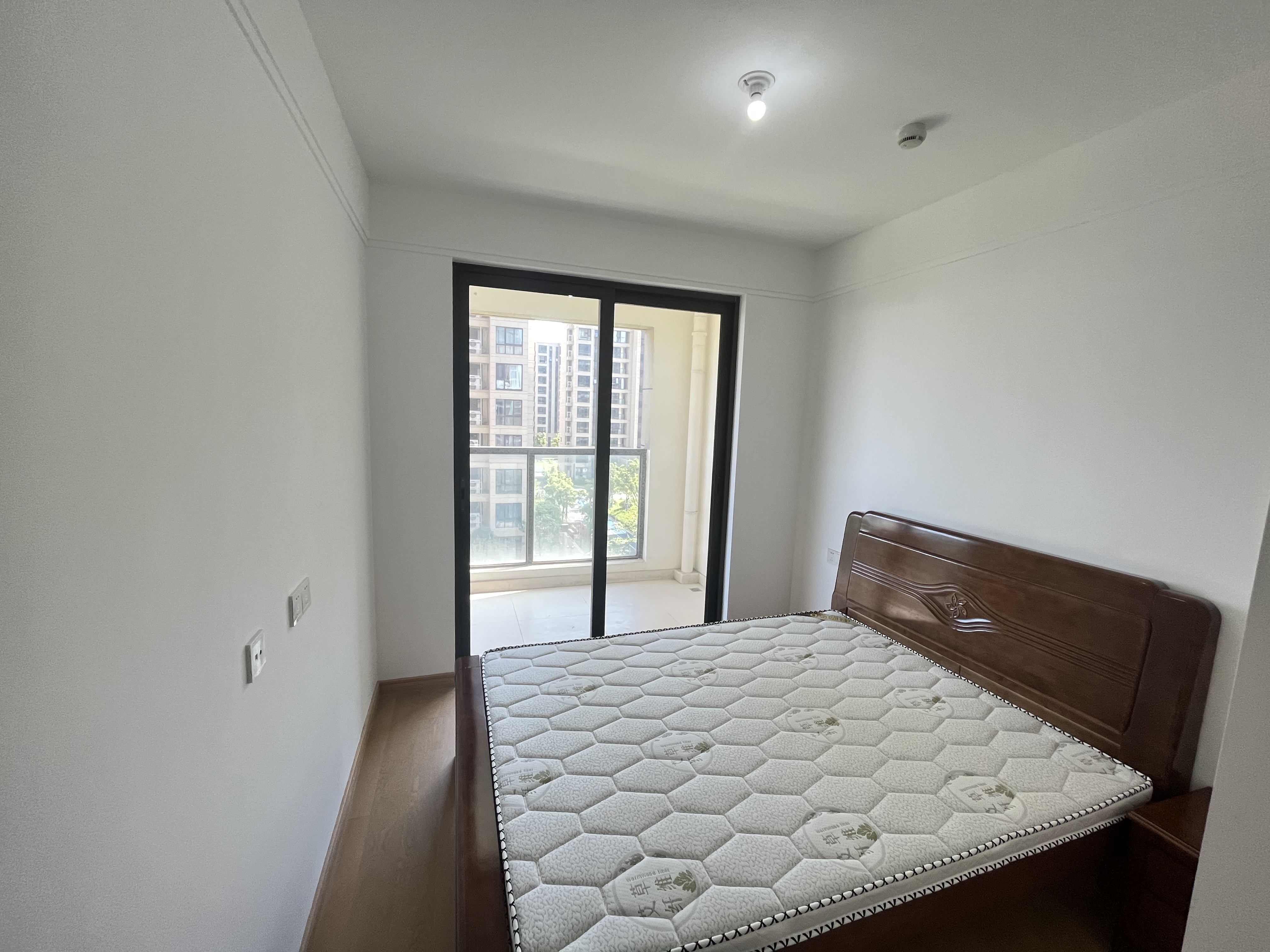 时光漫城 4室2厅2卫 125m&sup2;