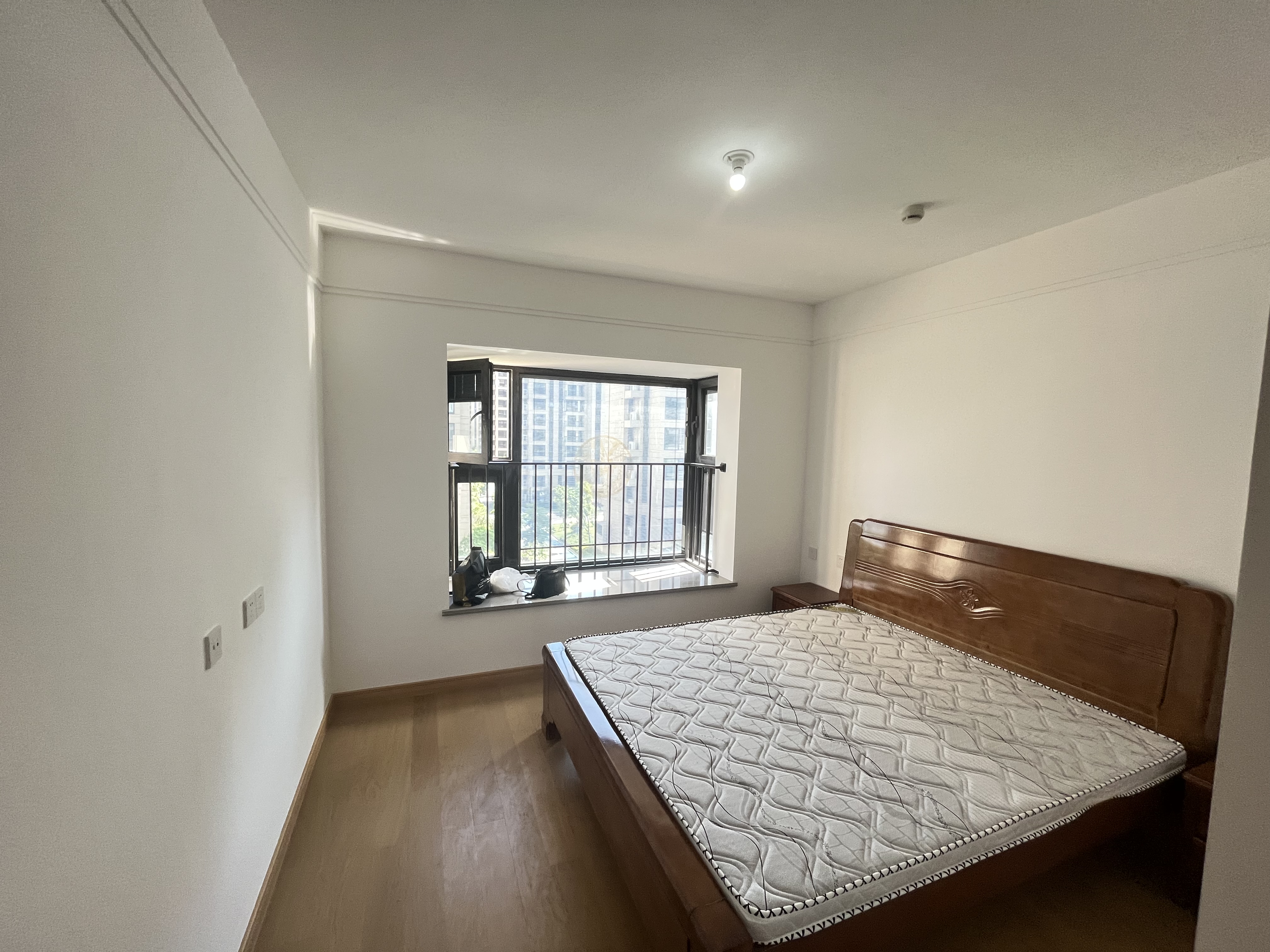 时光漫城 4室2厅2卫 125m&sup2;