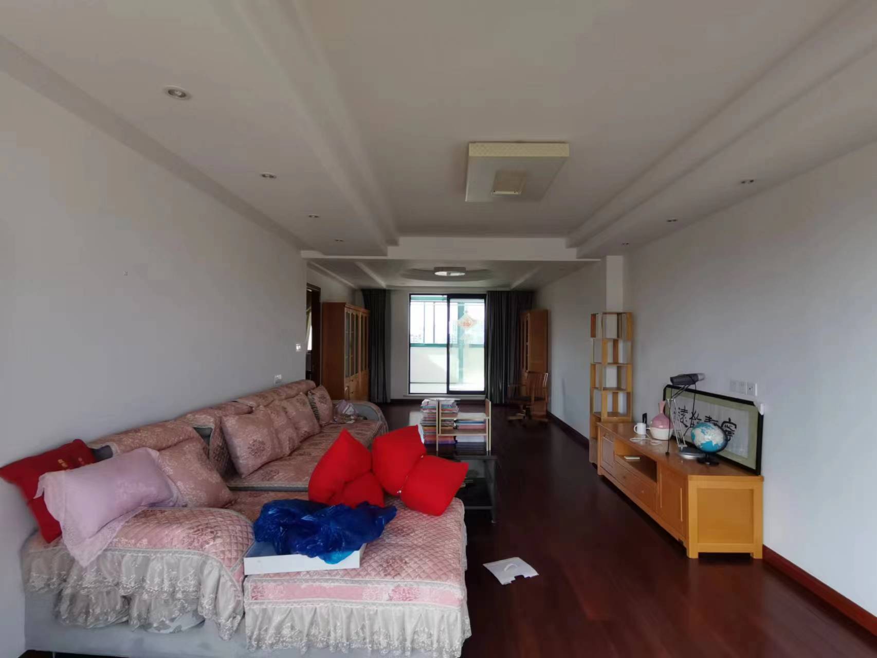 名人世家 3室2厅1卫 148.10m²