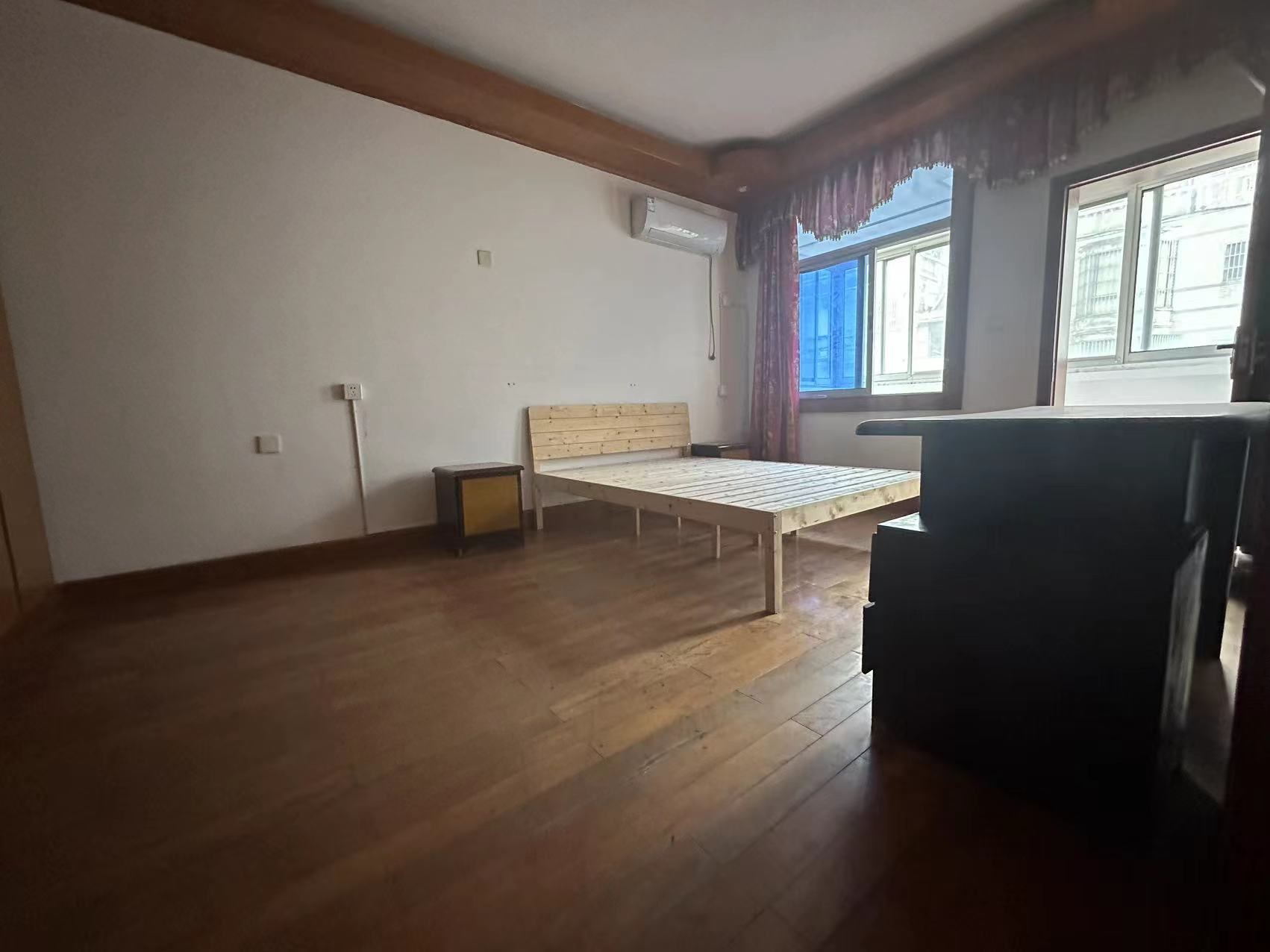 金和小区 3室2厅1卫 110m&sup2;