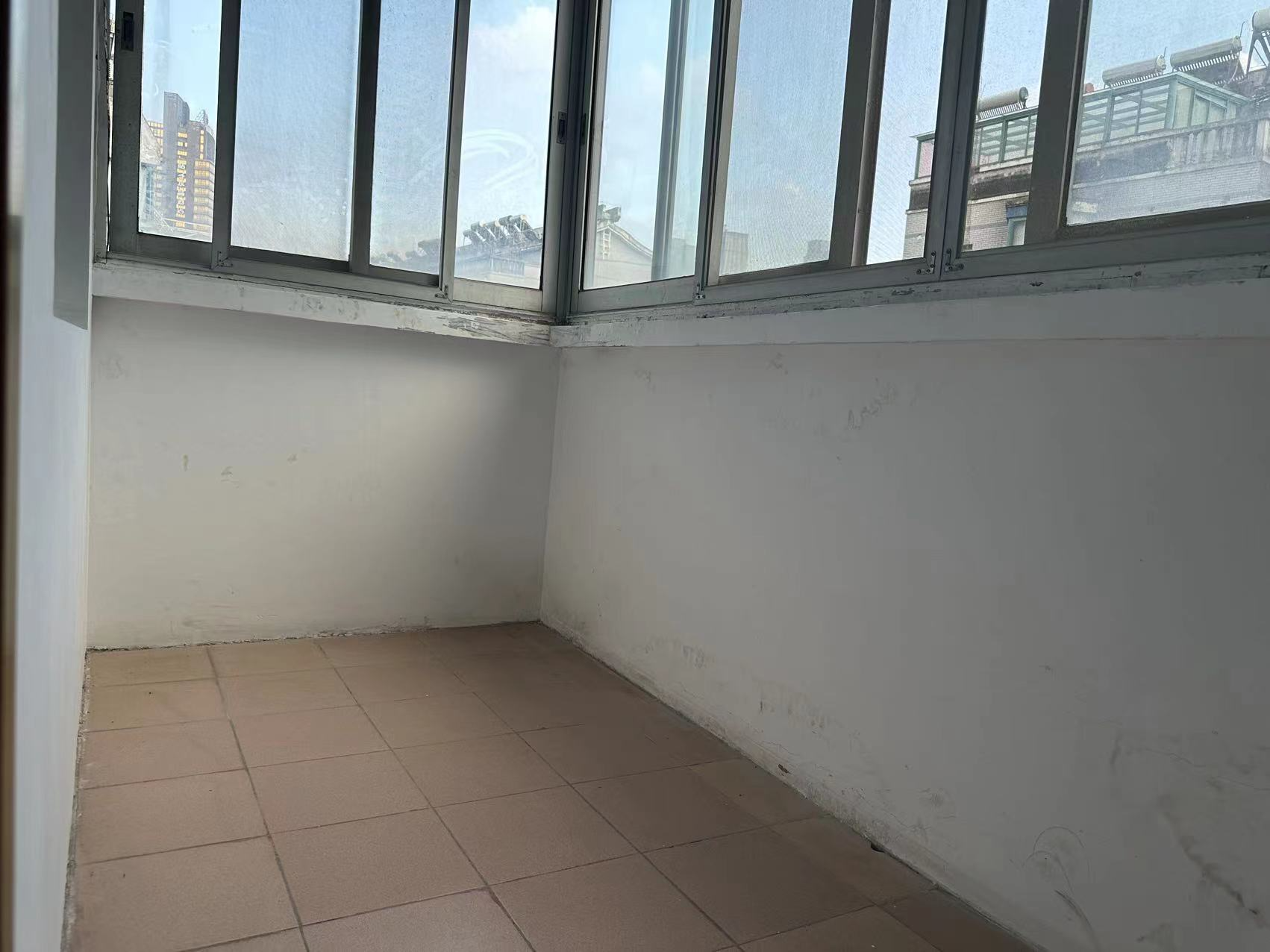 金和小区 3室2厅1卫 110m&sup2;