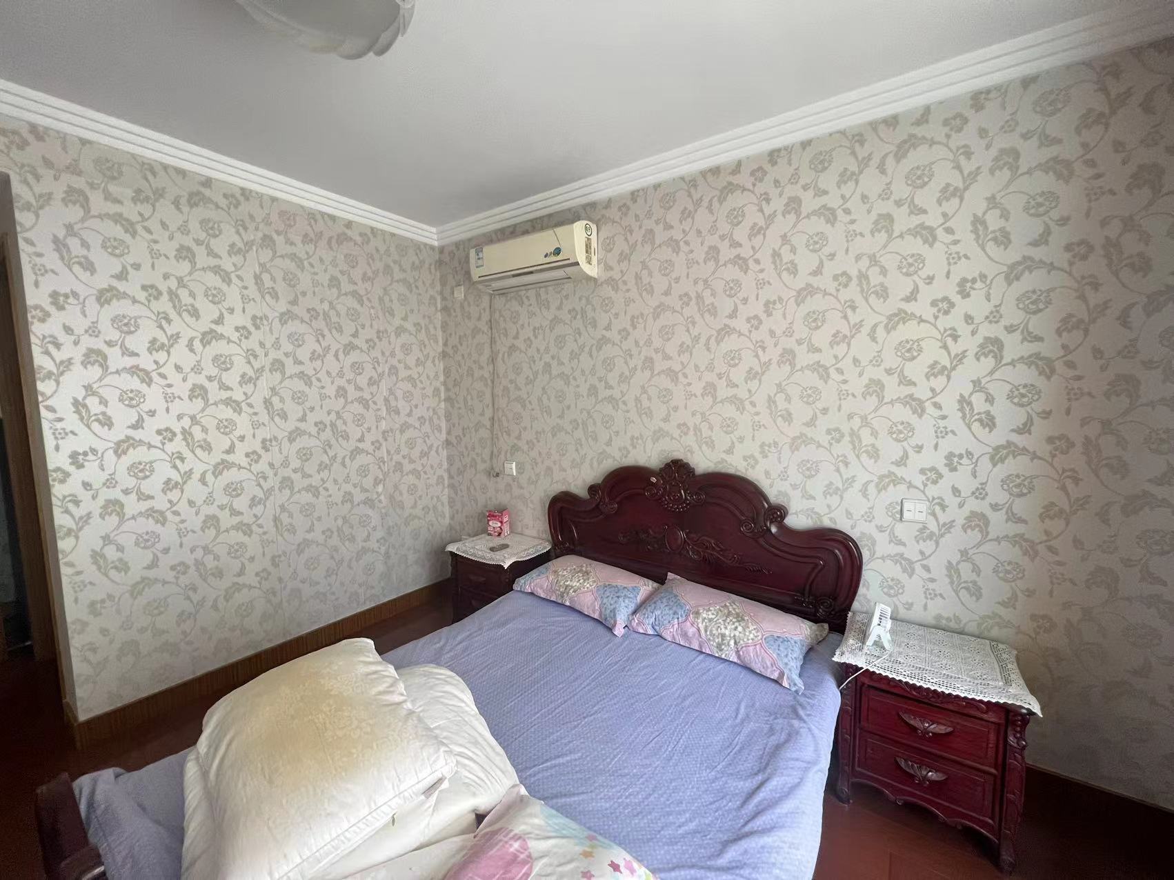 鑫乾花园 4室2厅2卫 146m&sup2;