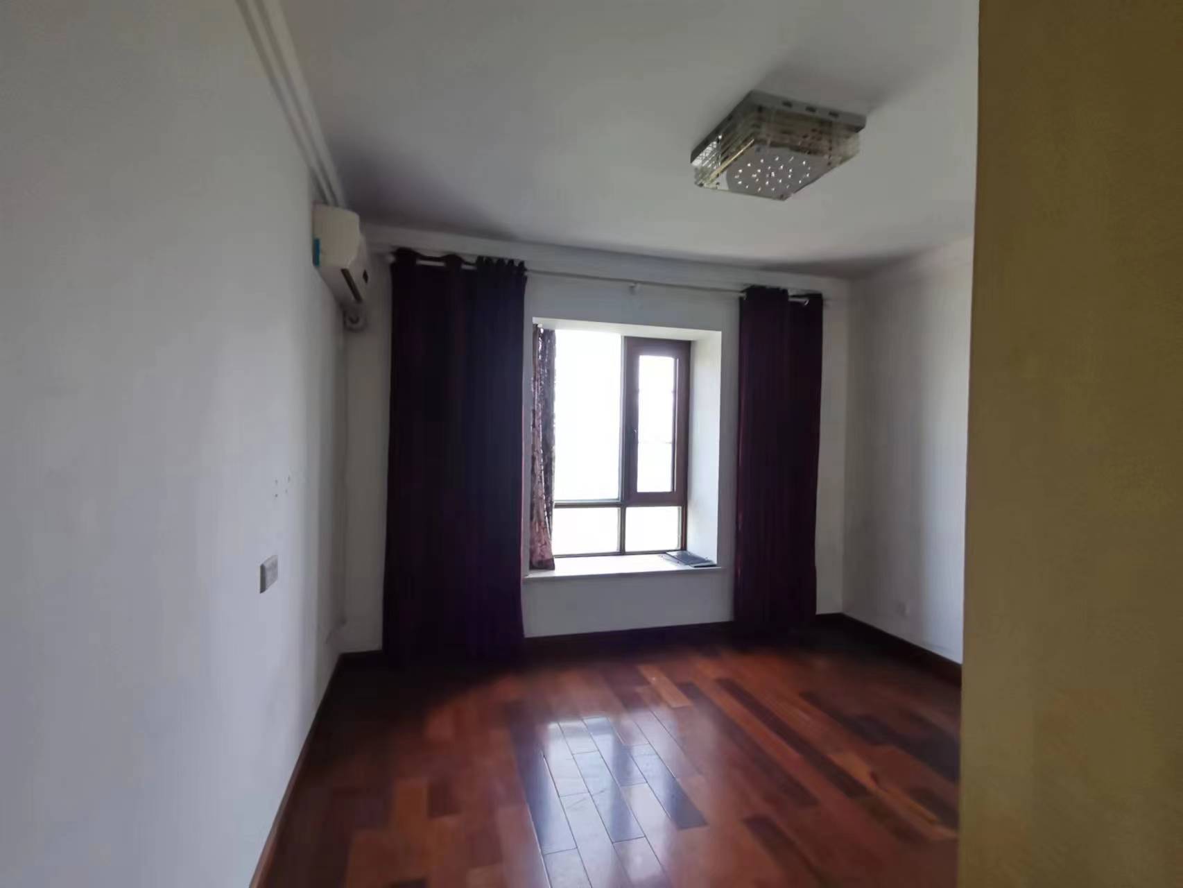 世纪城 3室2厅2卫 184m&sup2;
