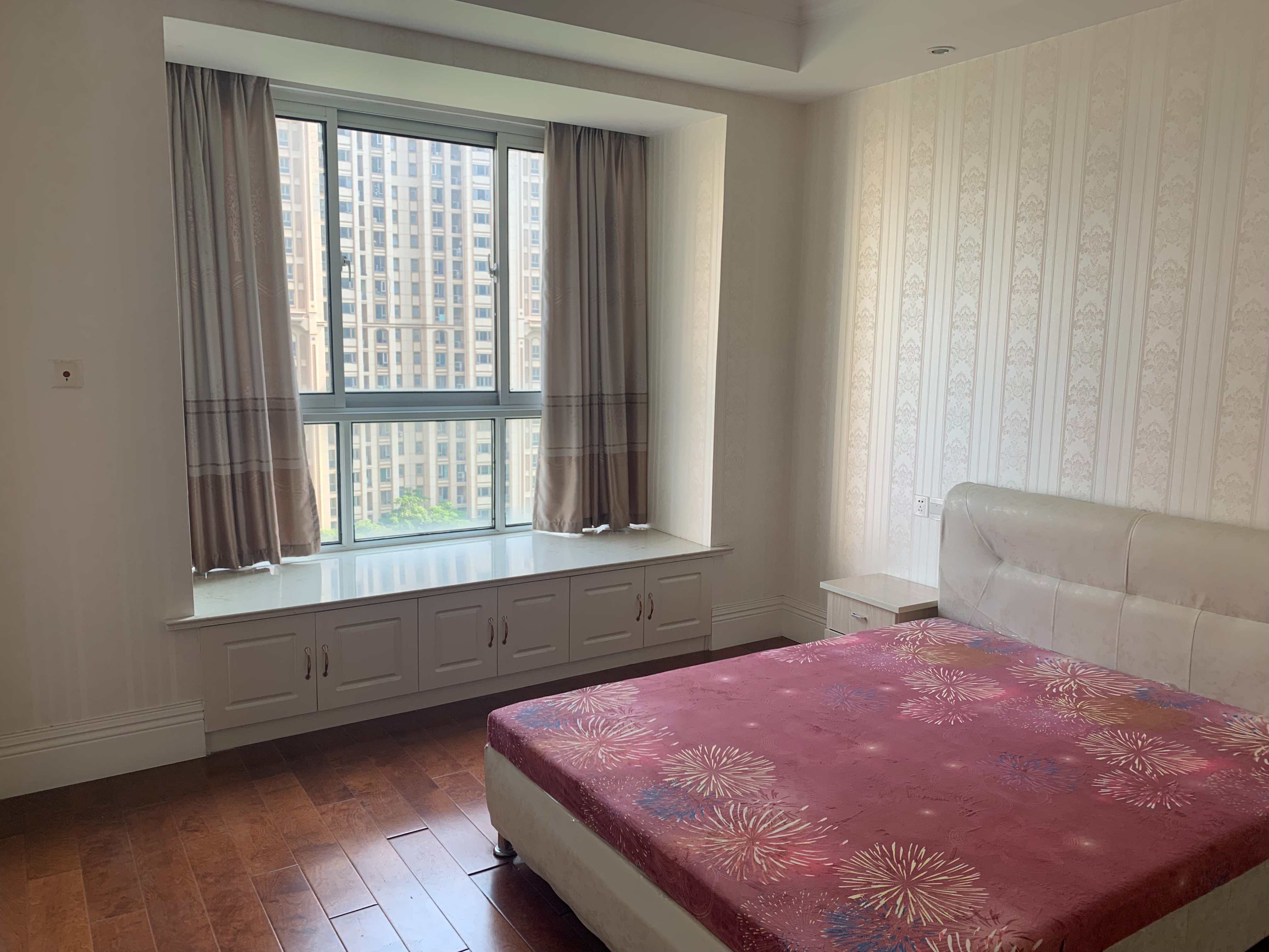 中南世纪花城二期 3室2厅1卫 123.6m&sup2;