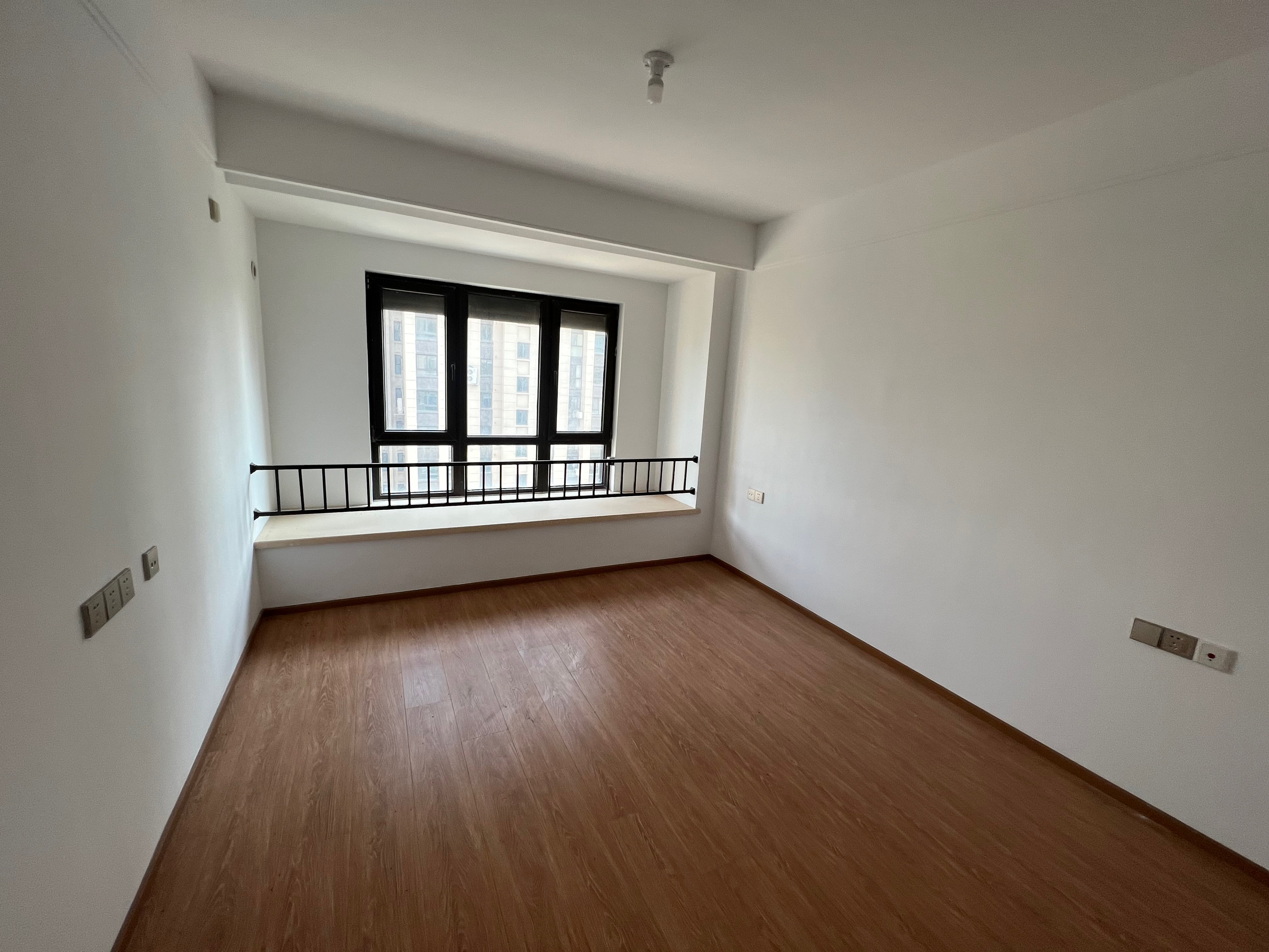 上悦城 3室2厅2卫 115.64m&sup2;