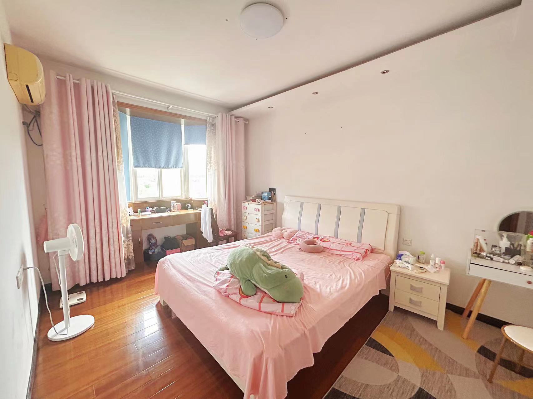 星源花苑 3室2厅1卫 138m²