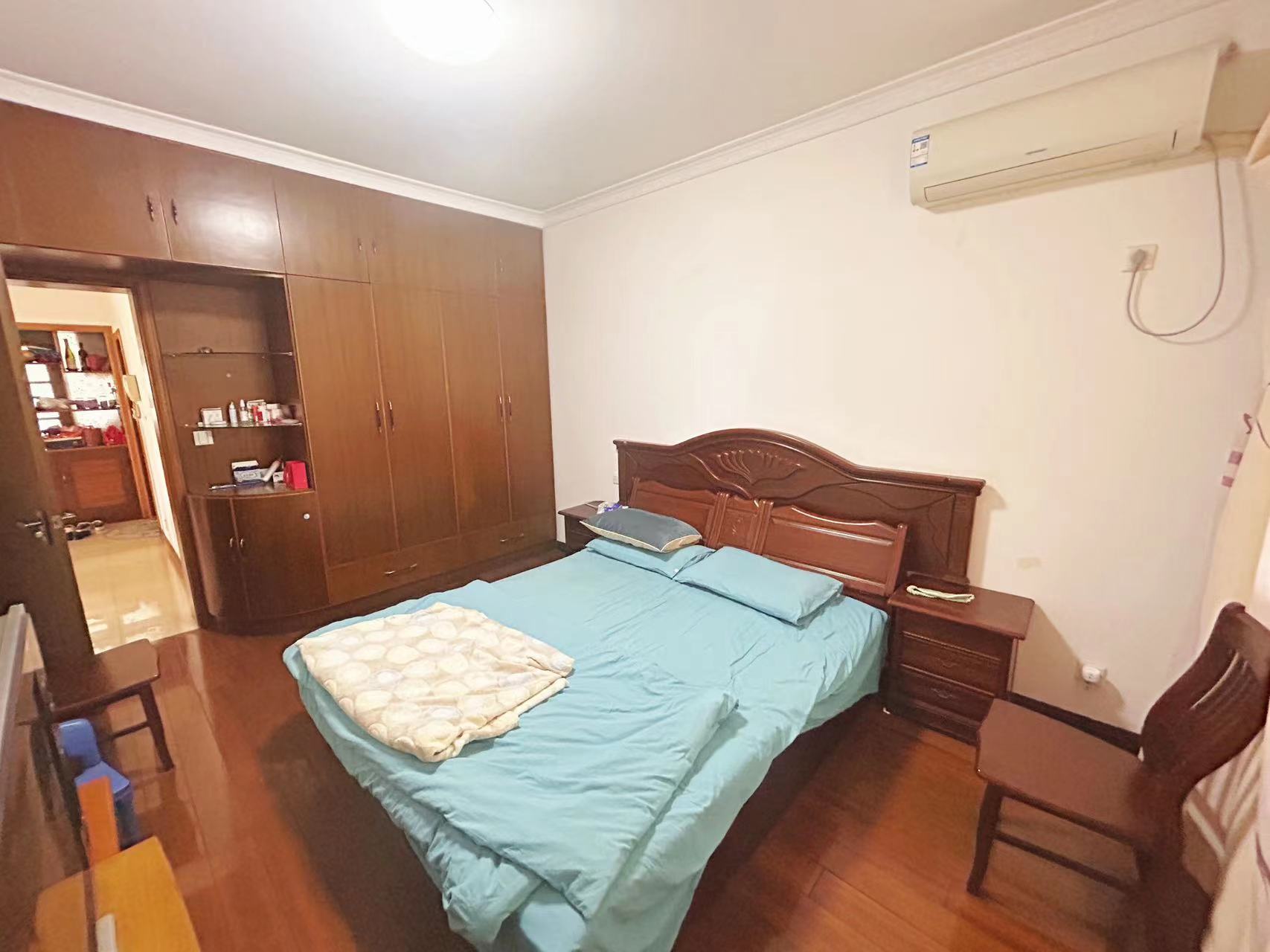 星源花苑 3室2厅1卫 138m²
