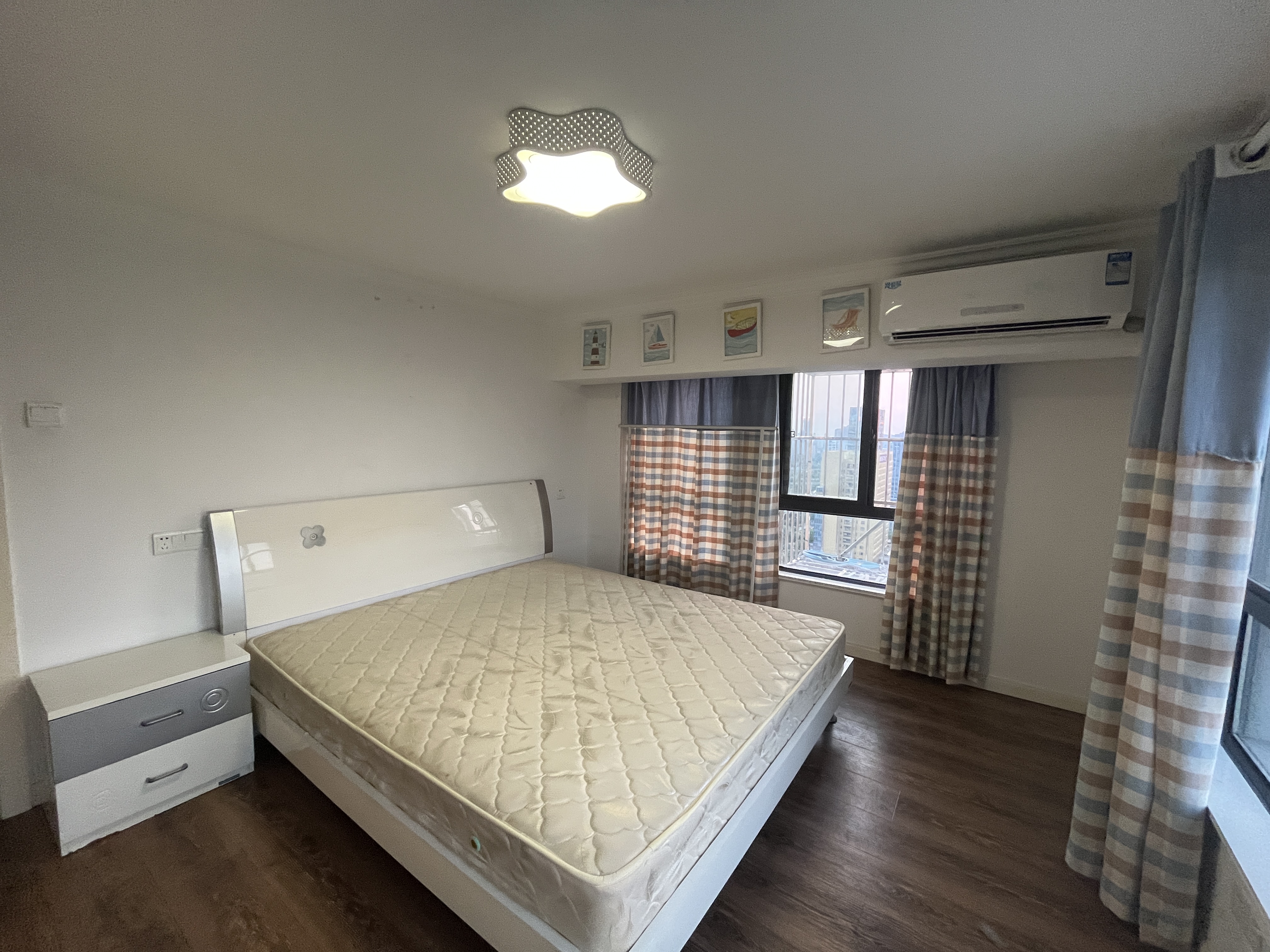 金贸公寓 1室1厅1卫 45m&sup2;