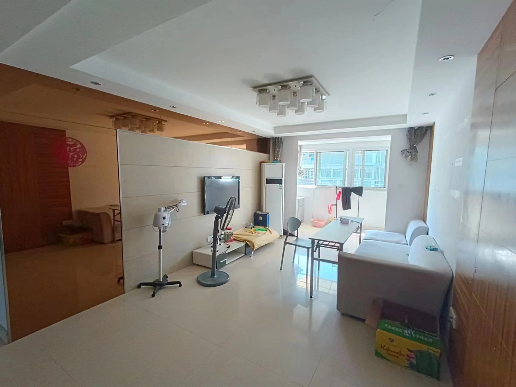 城山家园 3室2厅2卫 138m&sup2;