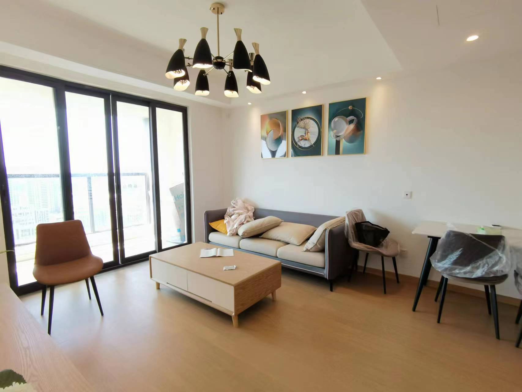 时光漫城 3室2厅1卫 95m²