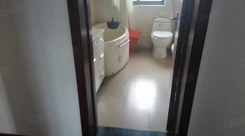凤凰莱茵苑 3室2厅2卫 145m&sup2;