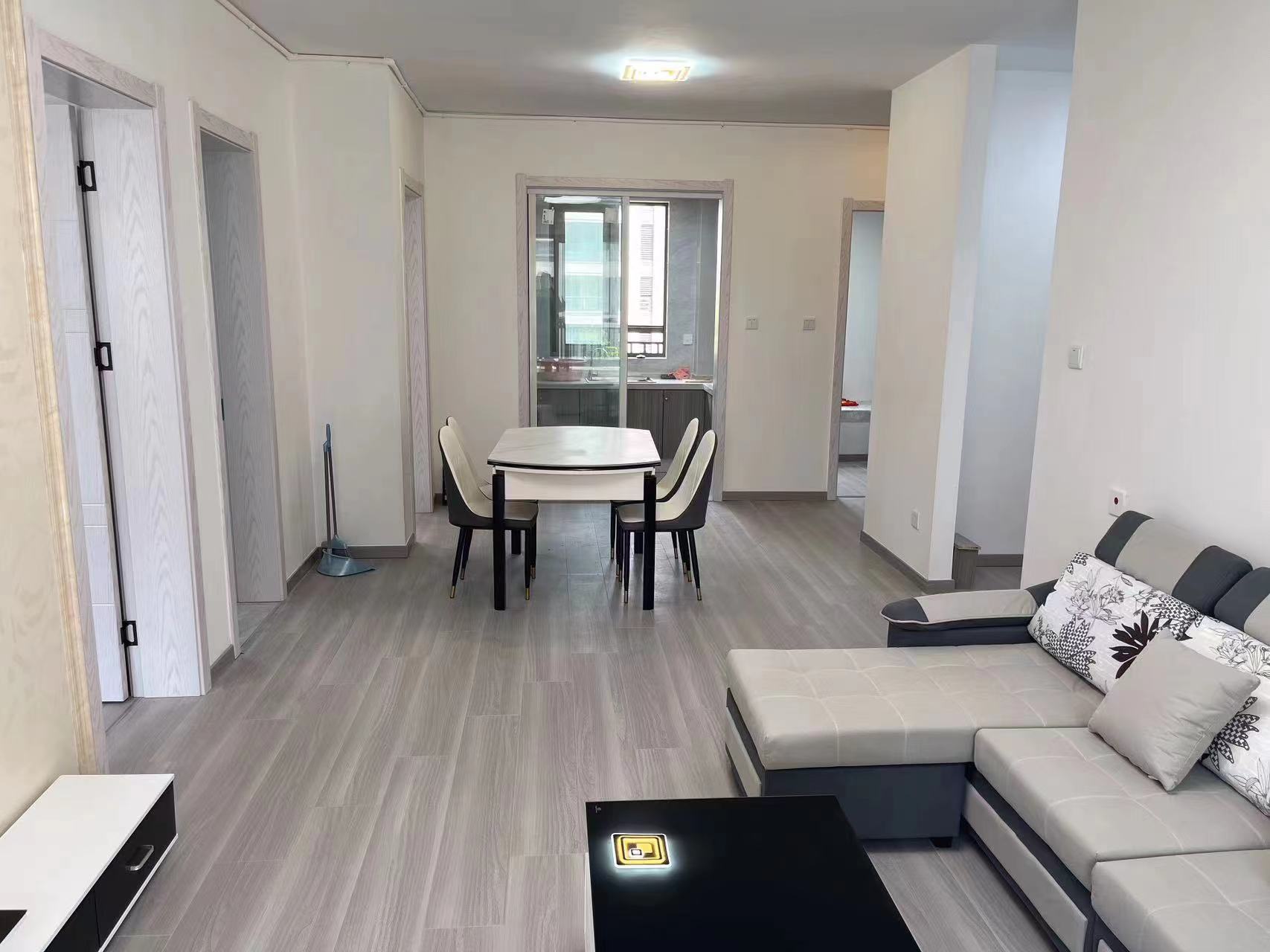 融创荣润&middot;玖樟台 3室2厅2卫 100m&sup2;