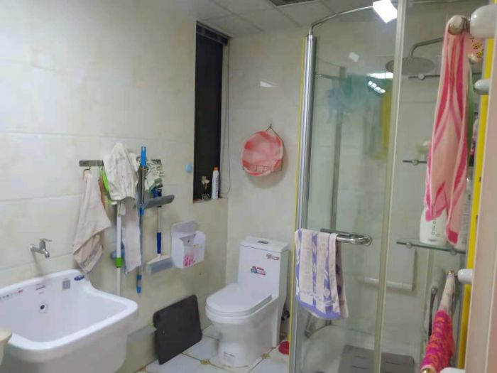 益兴名流府 4室2厅2卫 172m&sup2;