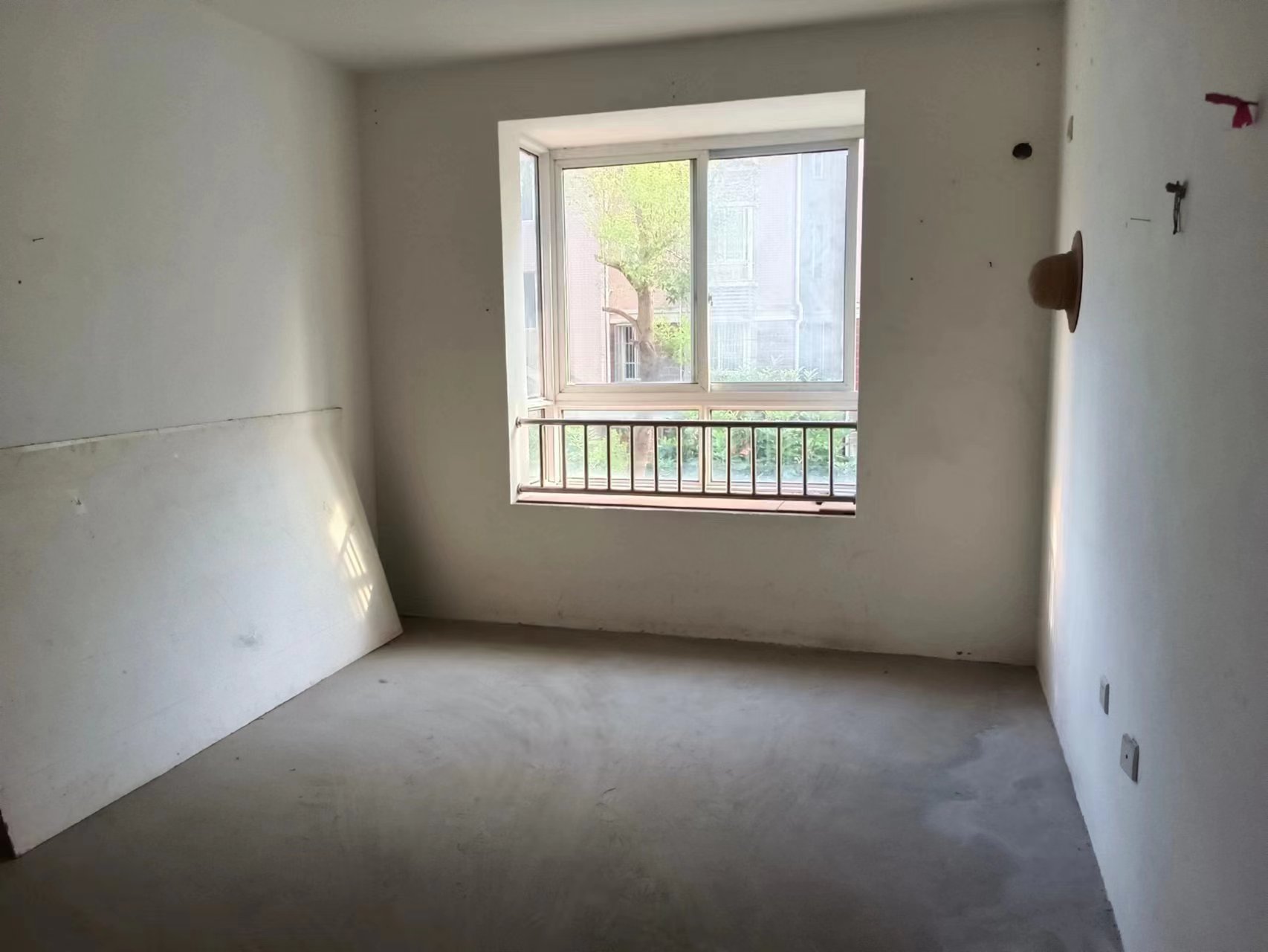 天虹苑 3室2厅2卫 134m&sup2;
